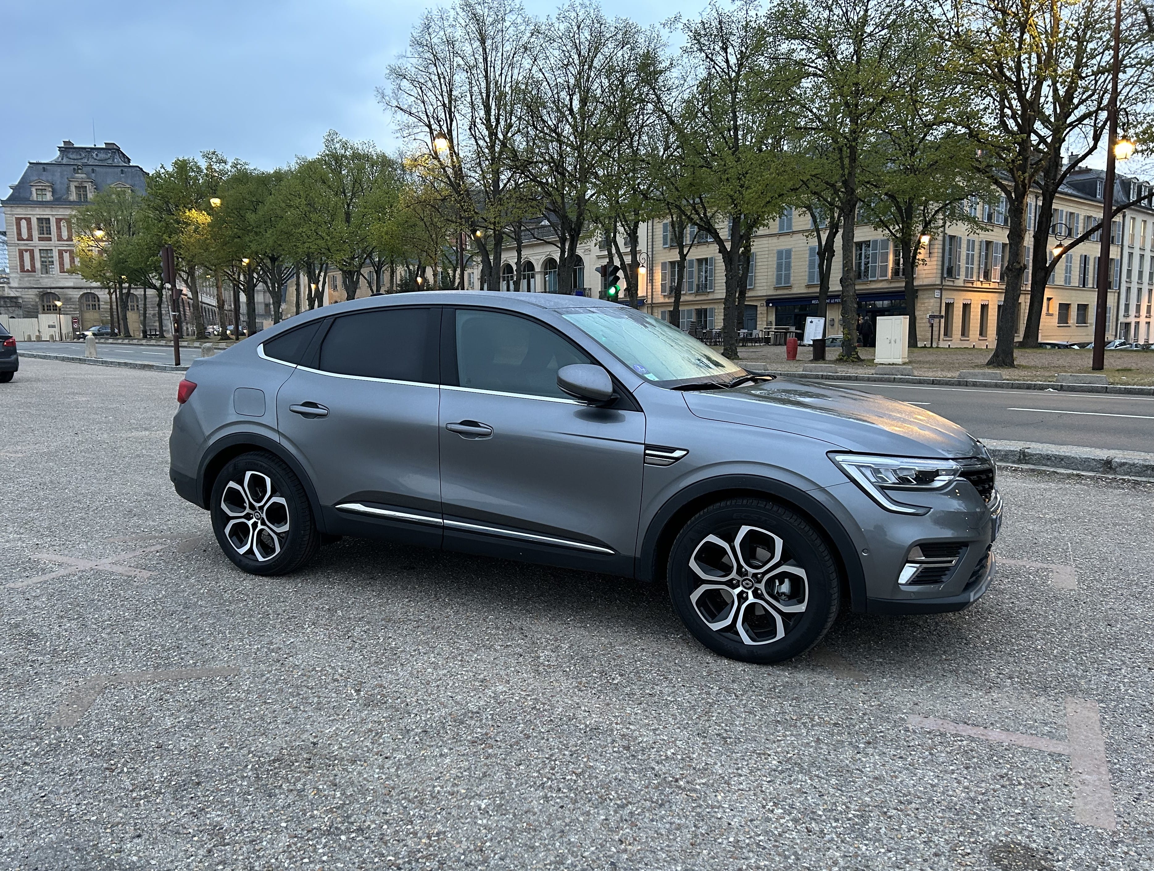 Renault Arkana E-Tech, 2022, Essence 95 / Électrique (hybride), automatique