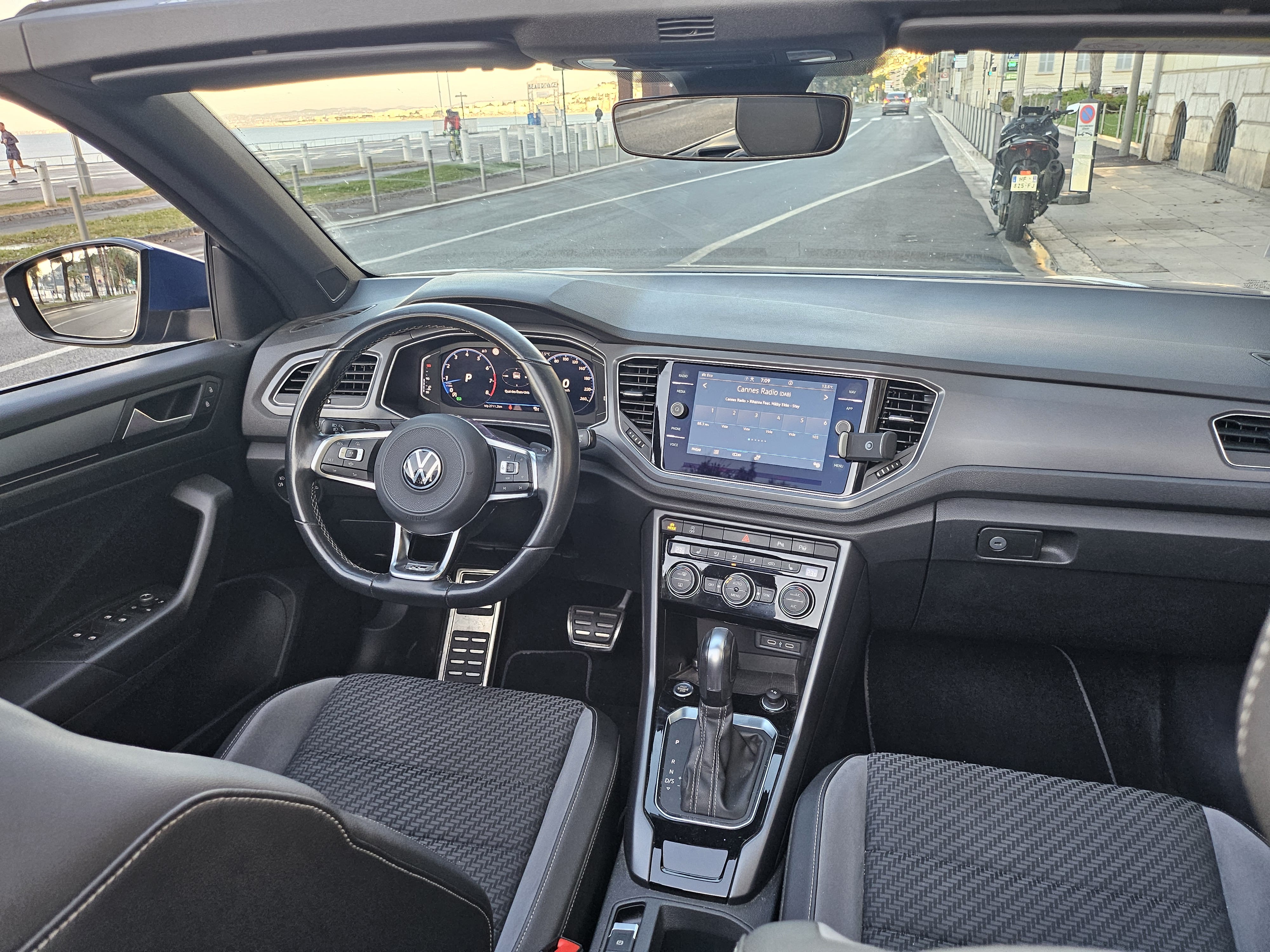 Volkswagen T-Roc Cabriolet avec GPS