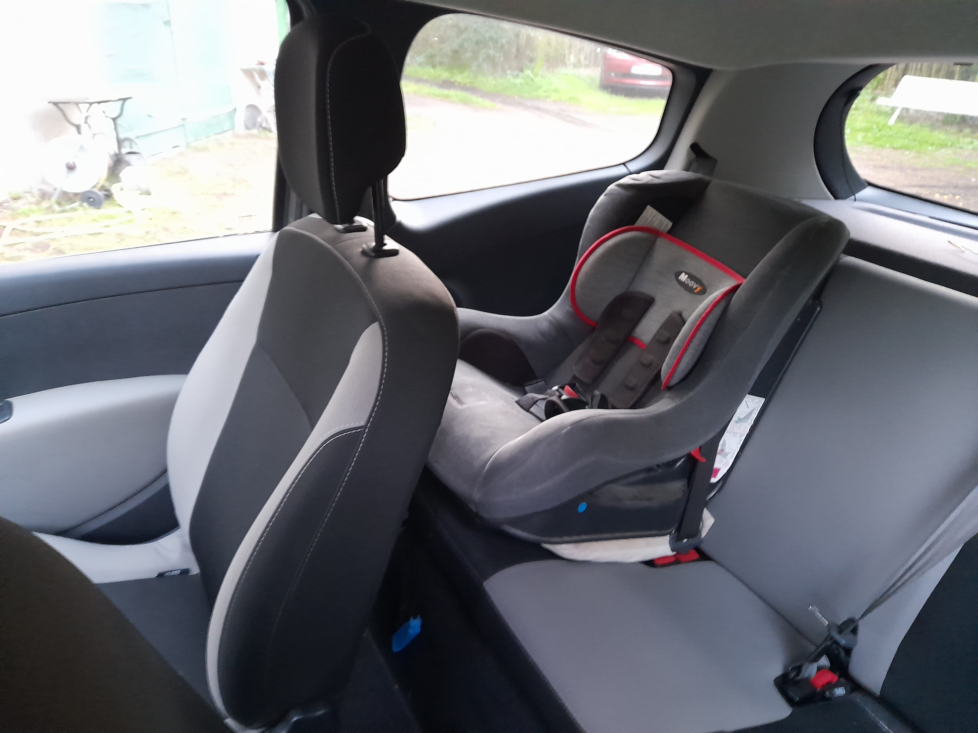 Renault Clio 1,2 16V 75Cv Express Clim - Essence E 10 avec Siège bébé