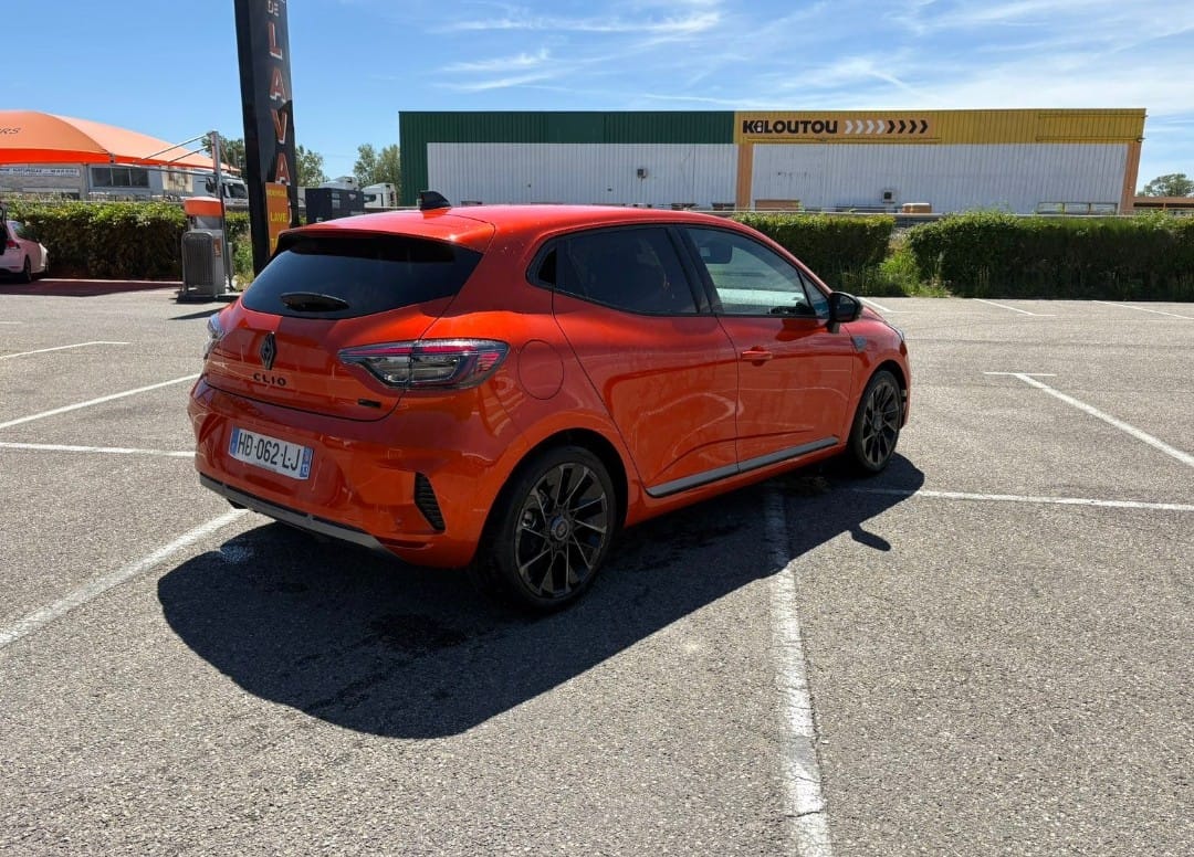 Renault Clio E-tech avec GPS