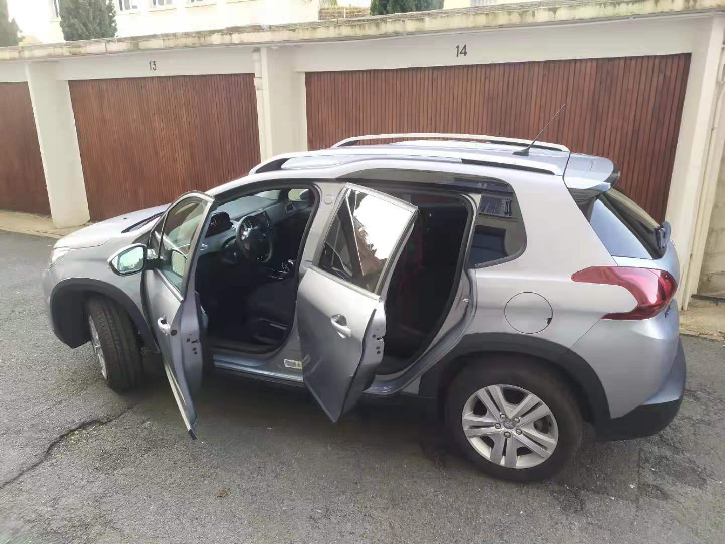 Peugeot 2008 avec Climatisation