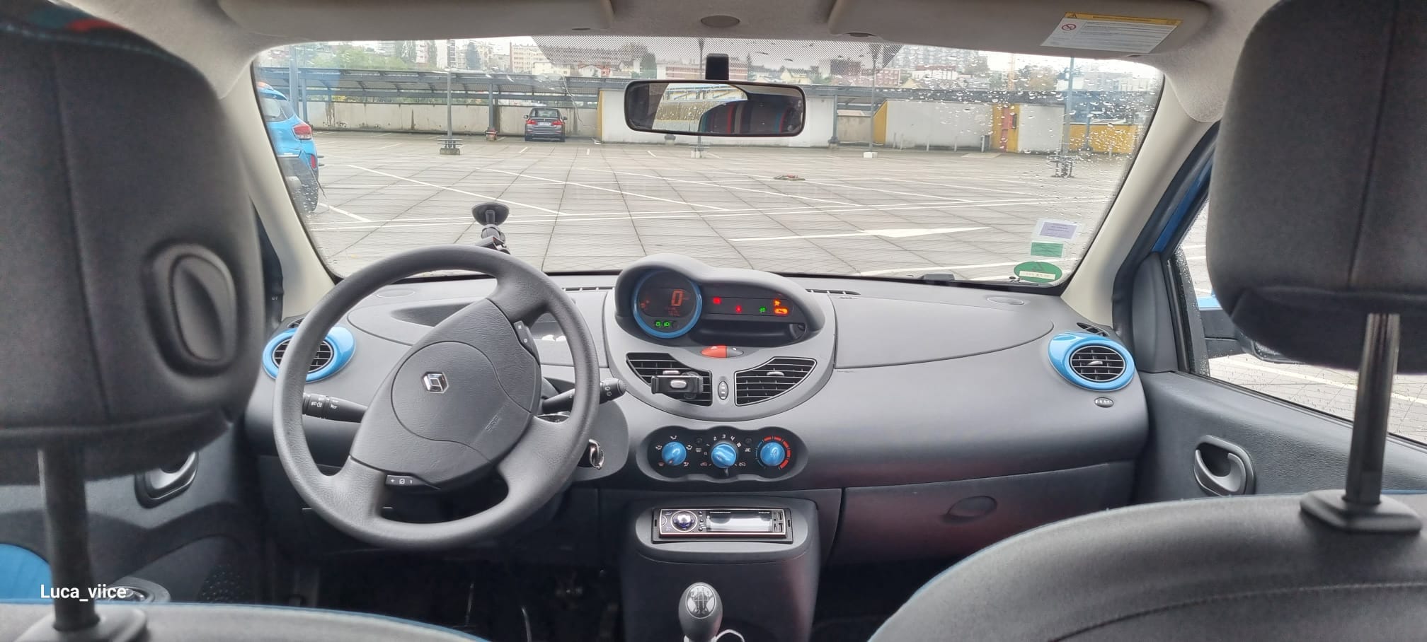 Renault Twingo II 1,2 ESSENCE avec Entrée audio / iPod