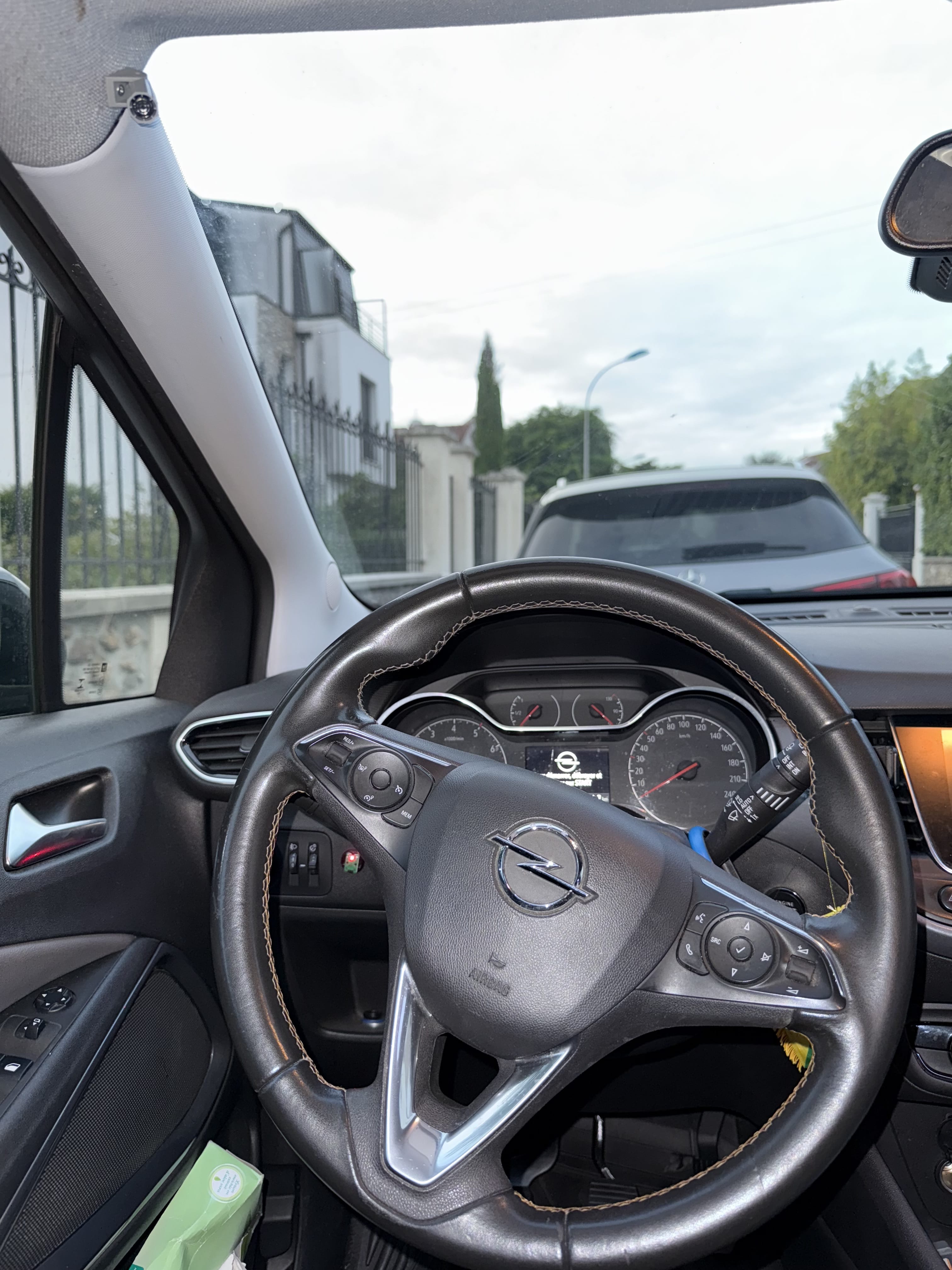 Opel Crossland avec GPS