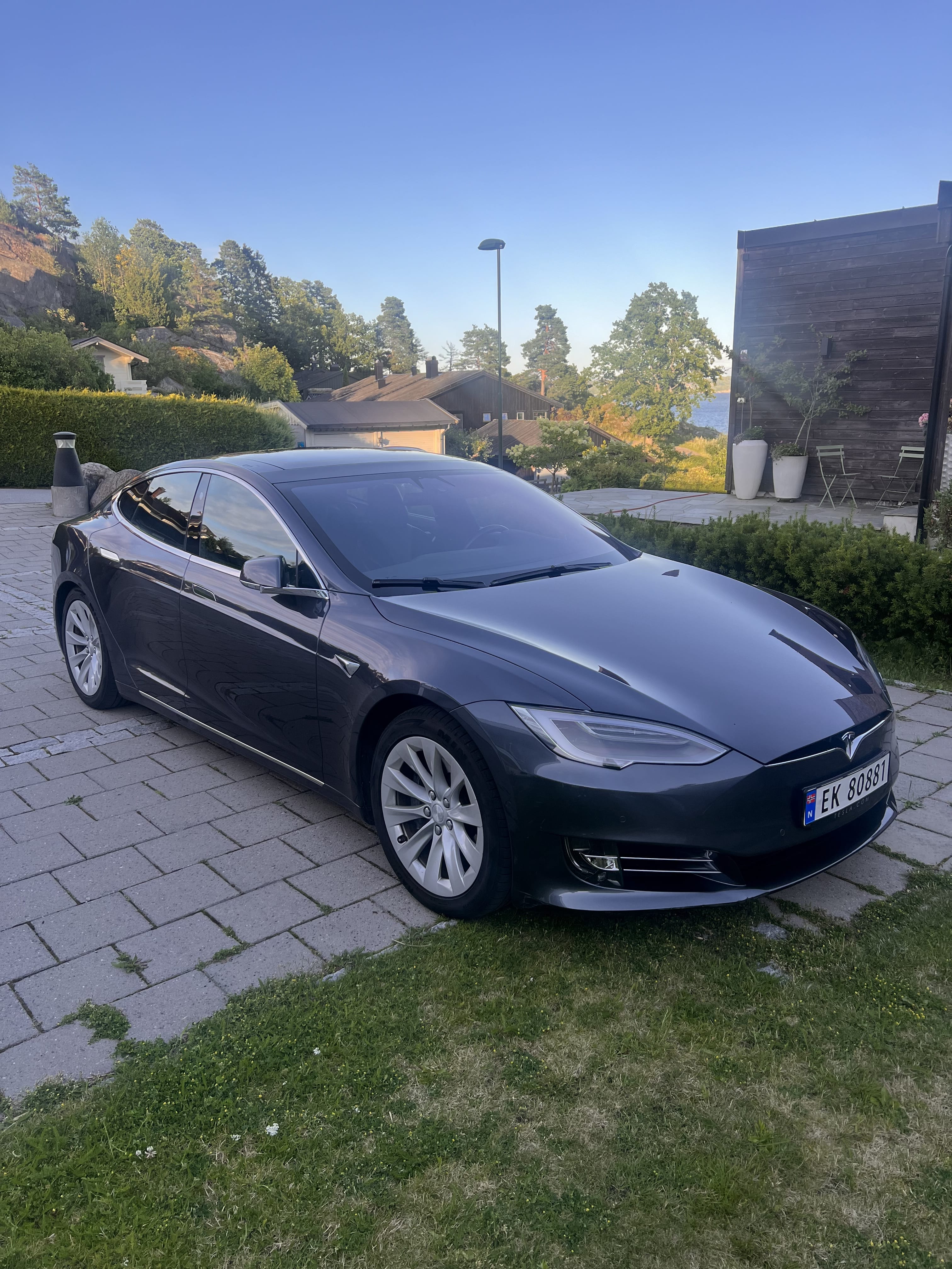 Tesla Model S 75D med Aircondition