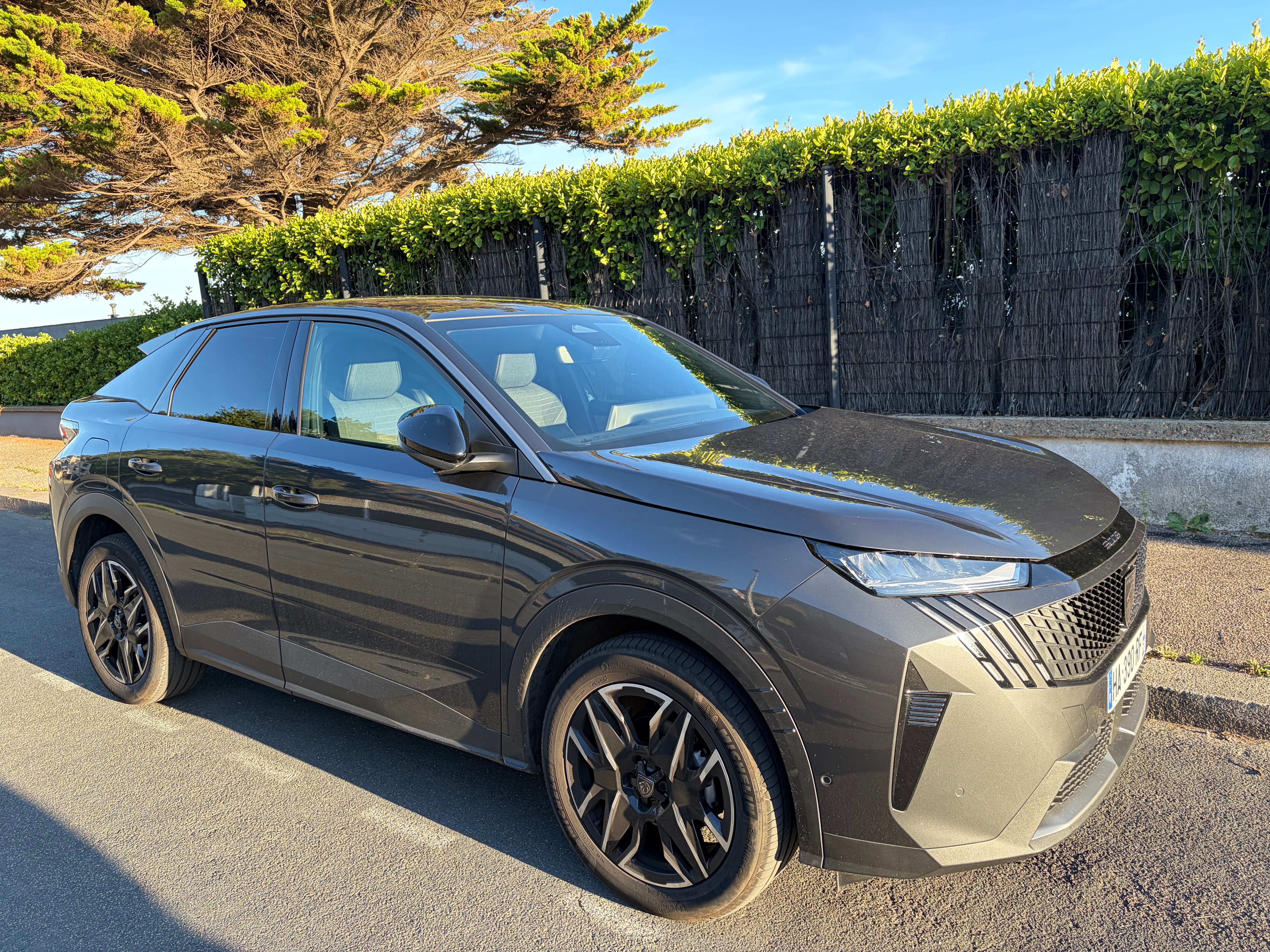 Peugeot 3008, 2024, Essence 95 / Elektro (Hybrid), Automatik