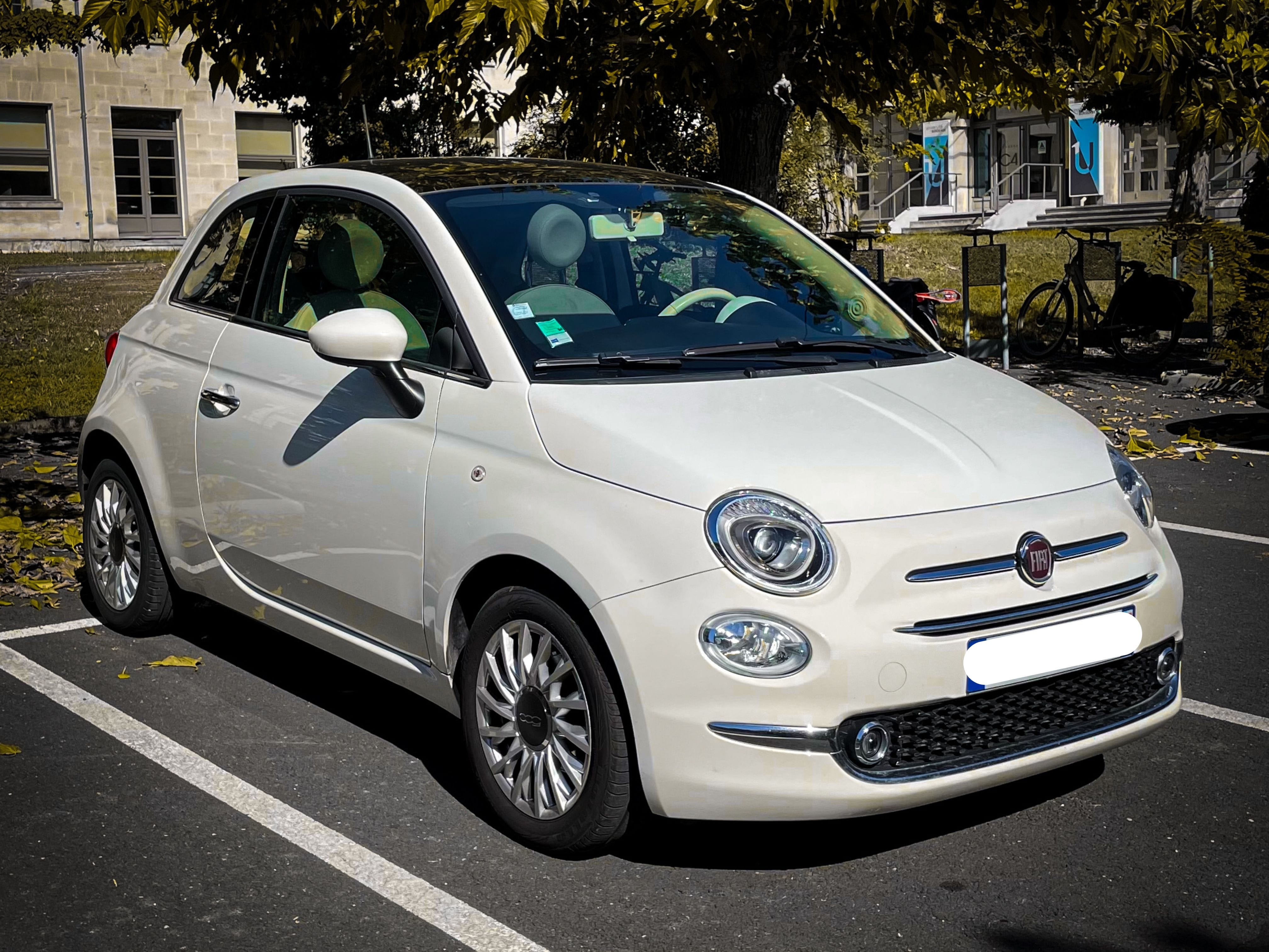 Fiat 500 . Gare Saint-Jean . Parking privé, place dédiée .