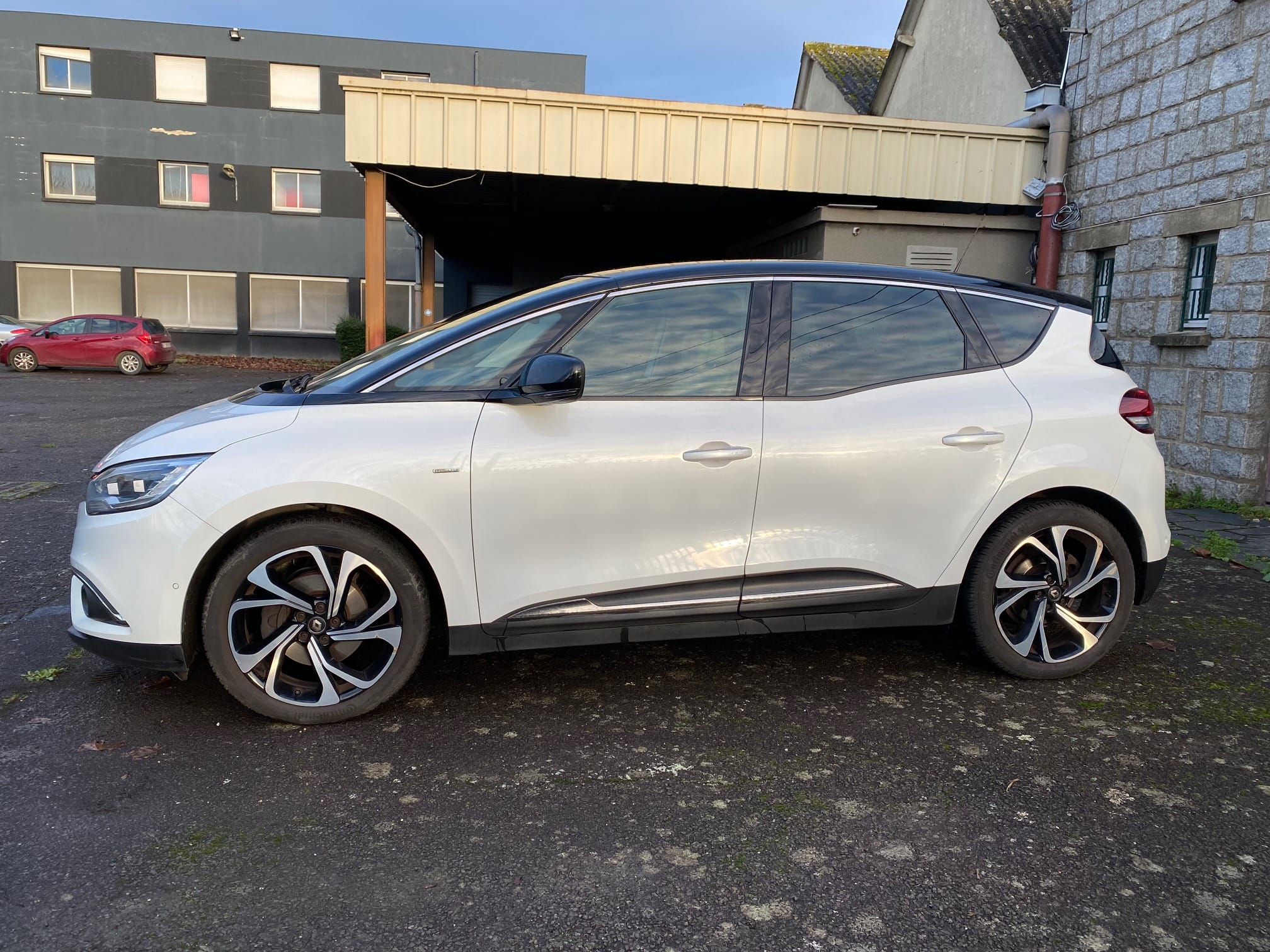 Renault Scenic with Air conditioning