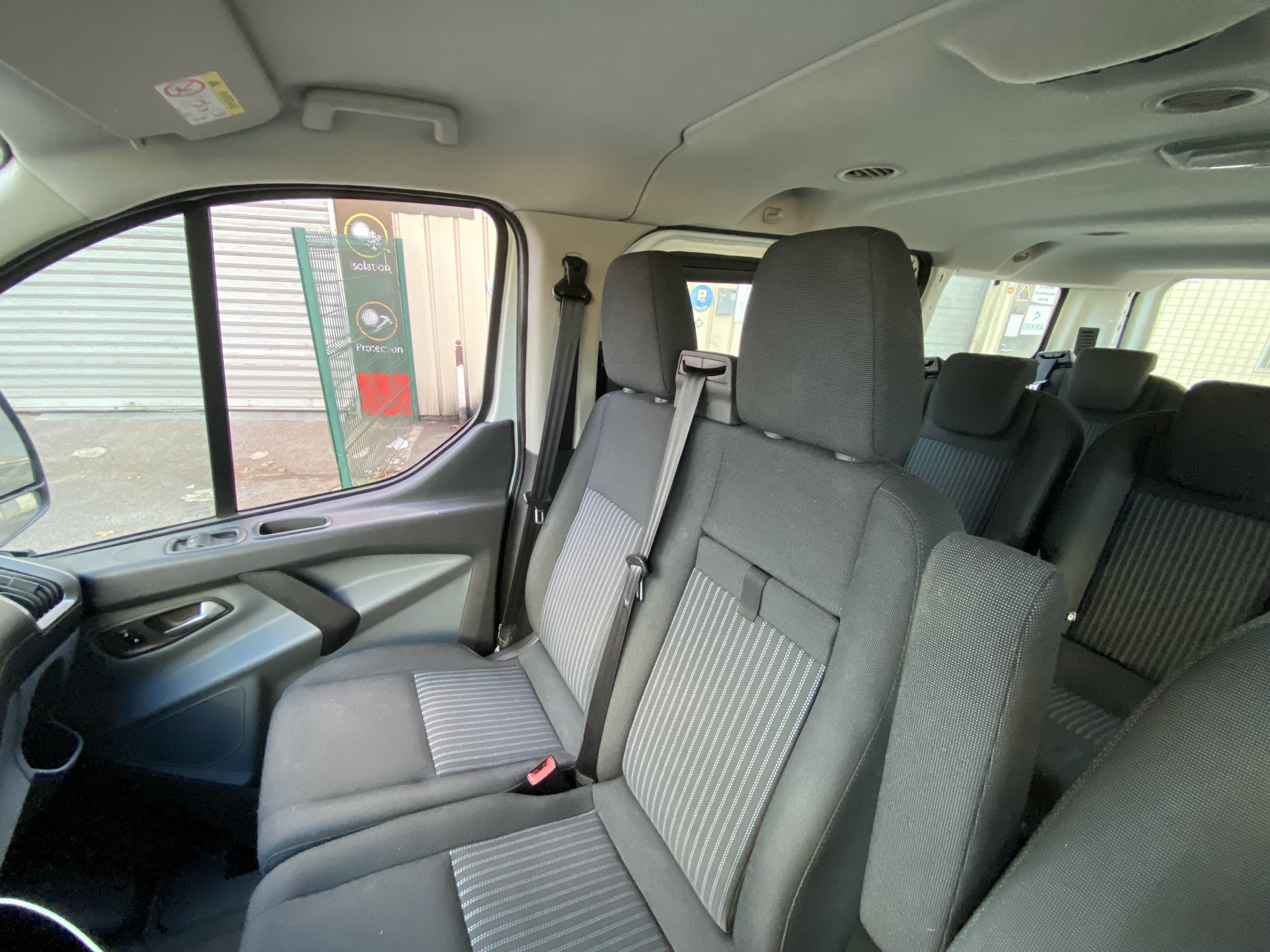 Ford Transit Passenger Van 2.0 TDCI Ecoblue Turbo avec Port USB