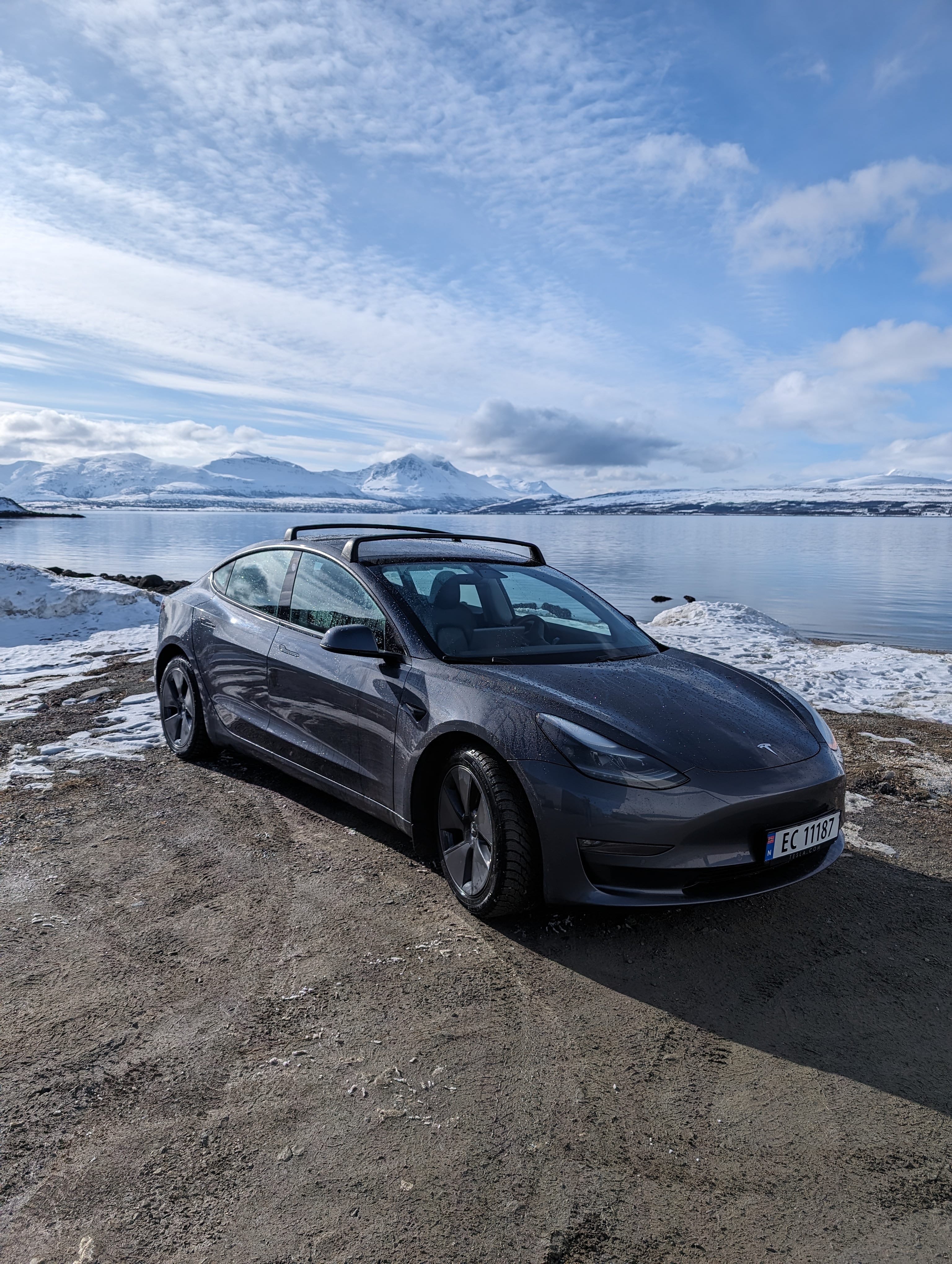 Tesla Model 3 Long Range Lovely 4WD with long range. A comfortable ride! with Air conditioning