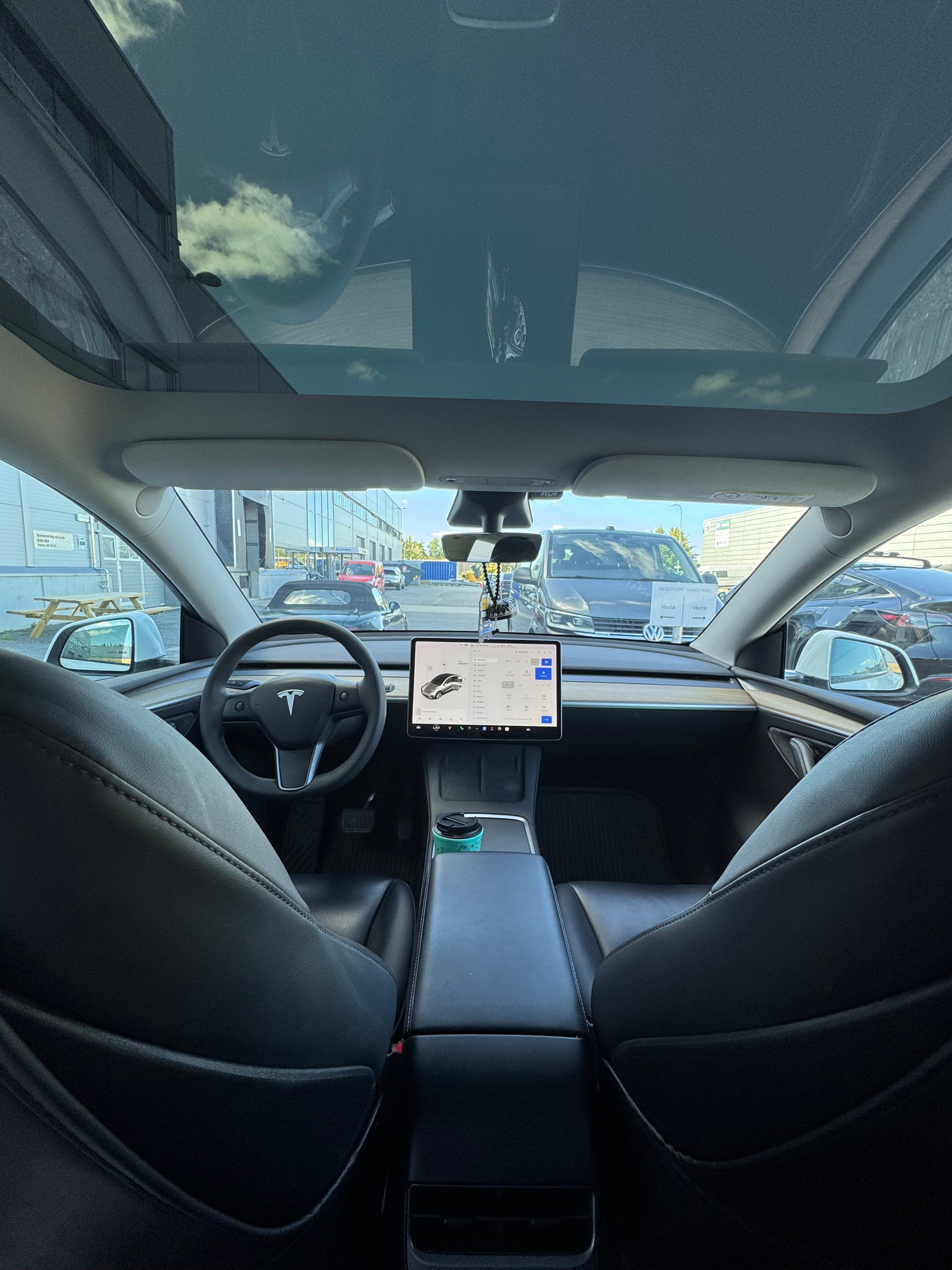 Tesla Model Y Long Range med Ryggekamera
