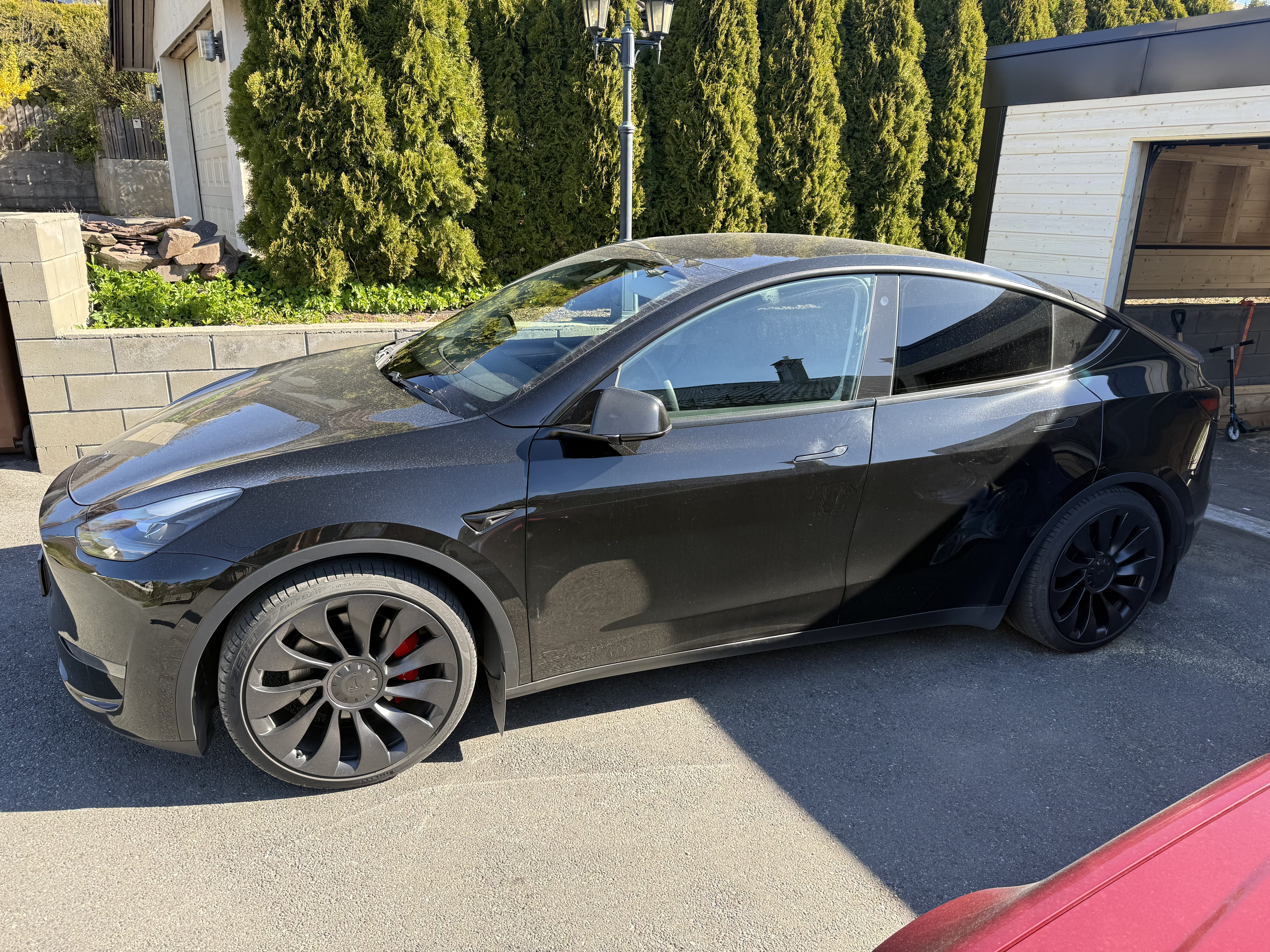 Tesla Model Y Performance med Aircondition