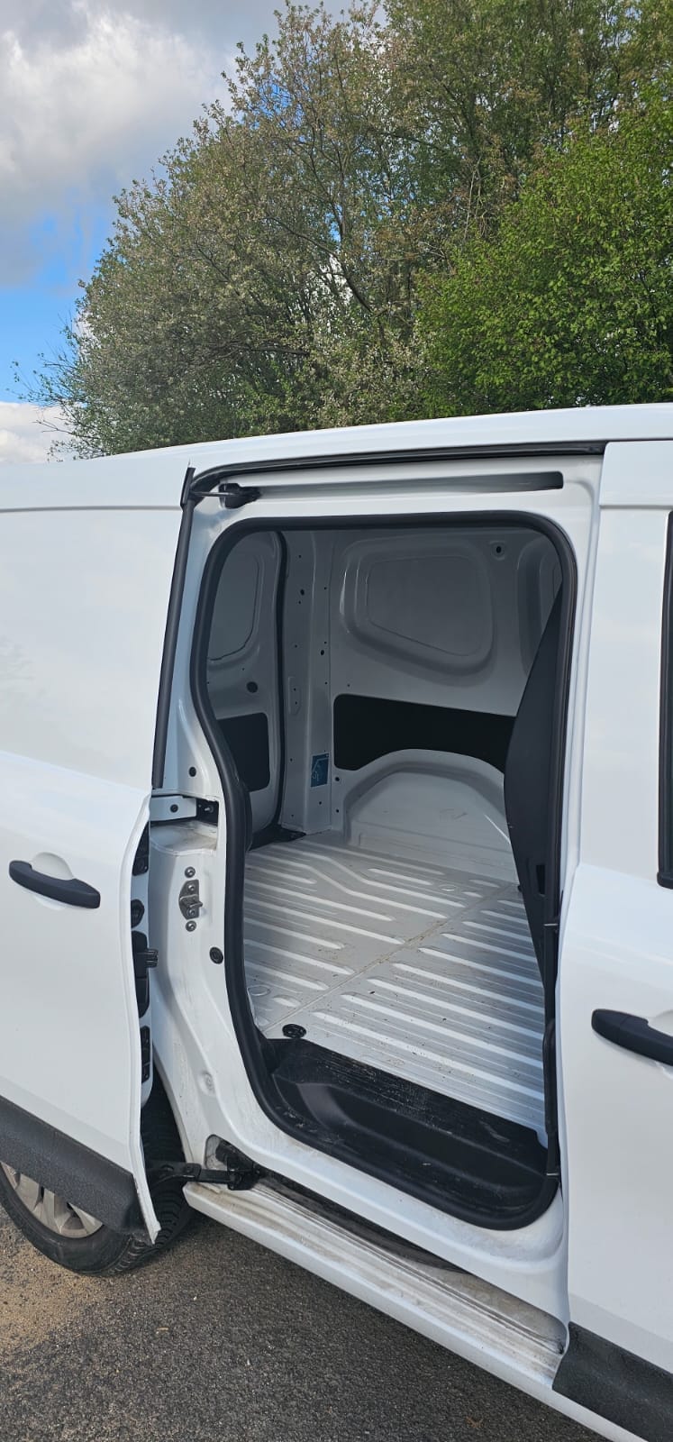 Renault Kangoo Van 1.3 TCe 130 with Apple CarPlay