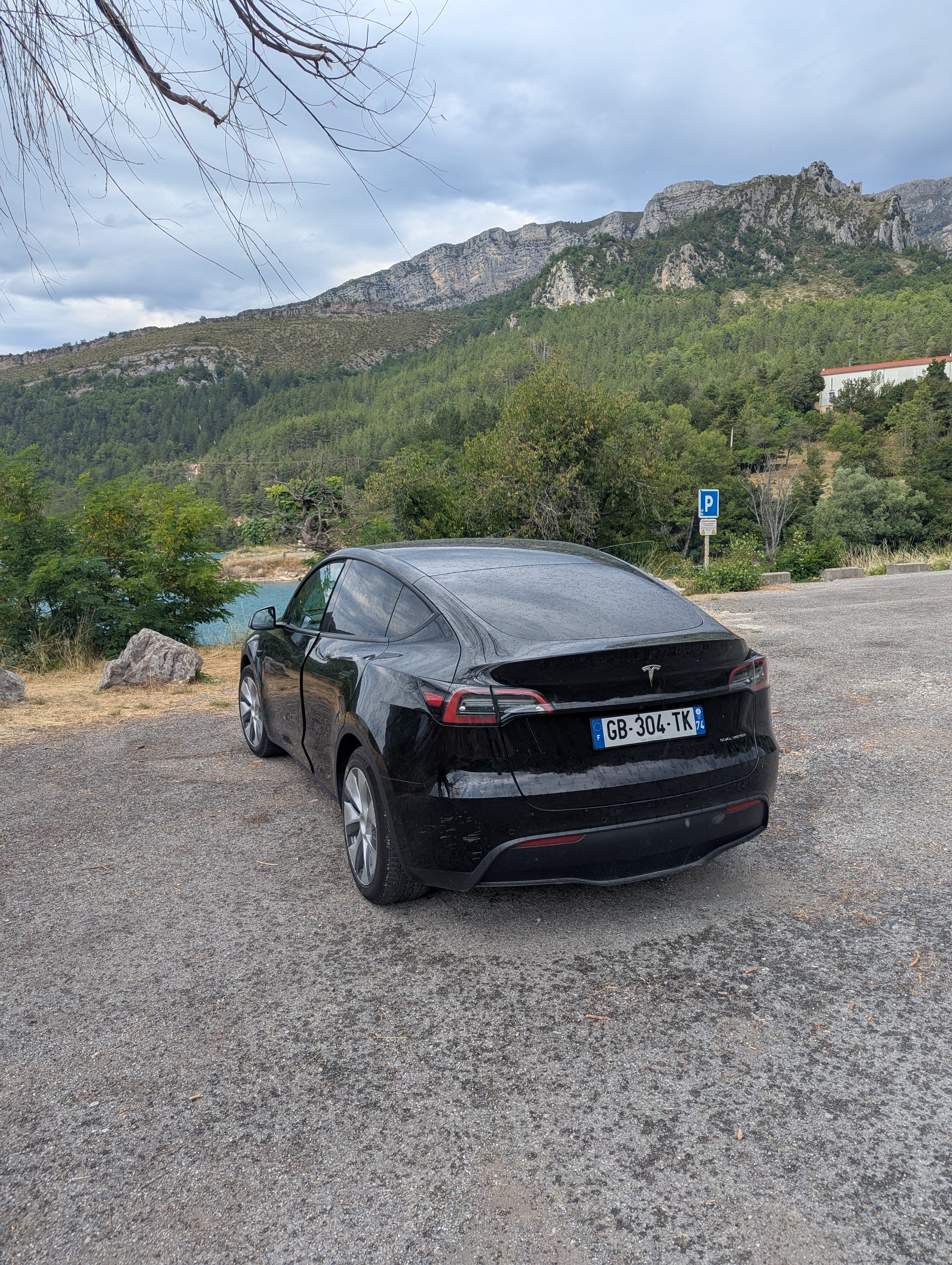 Tesla Model Y Long Range avec GPS