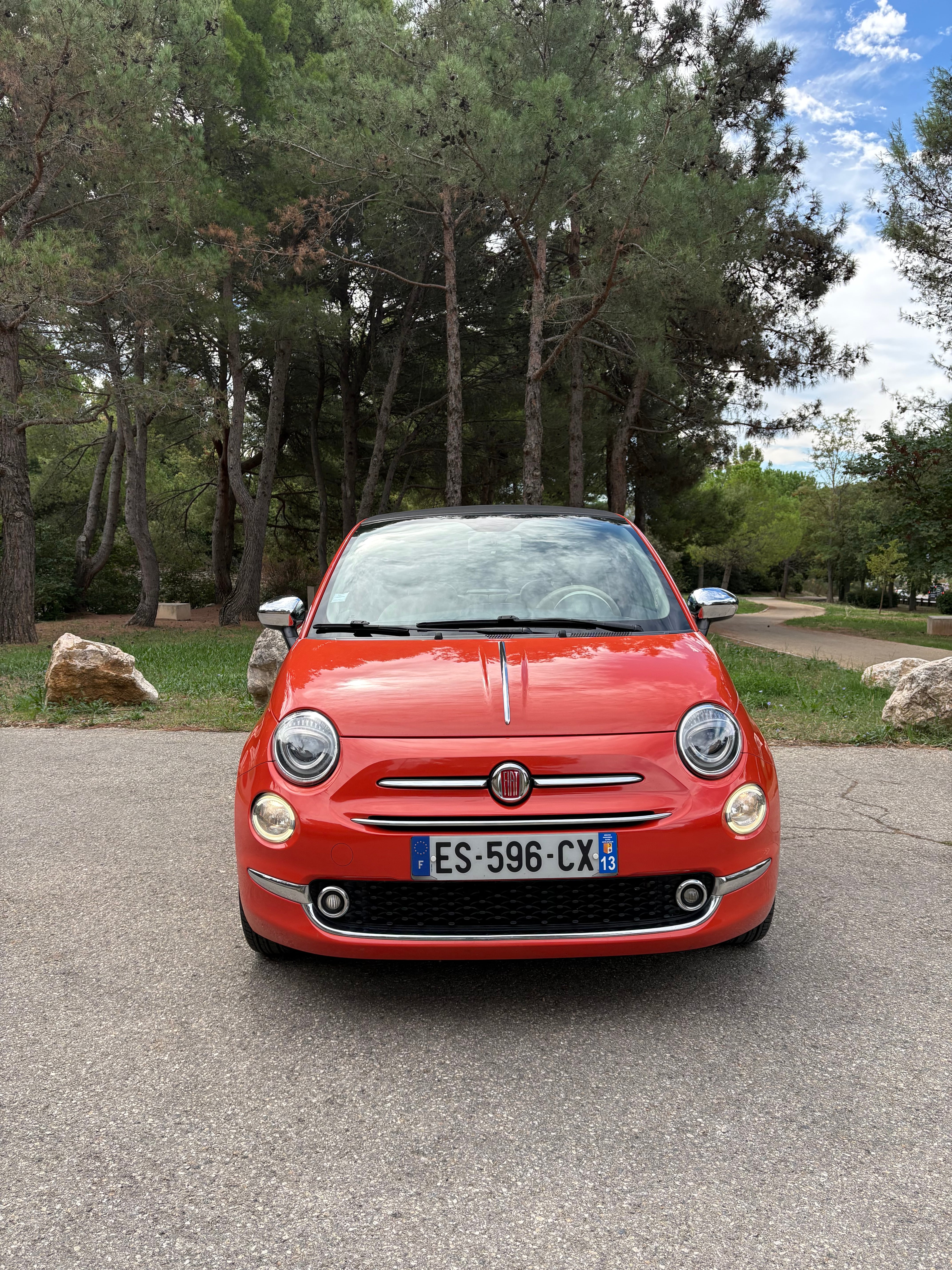 Fiat 500 C with USB charging ports