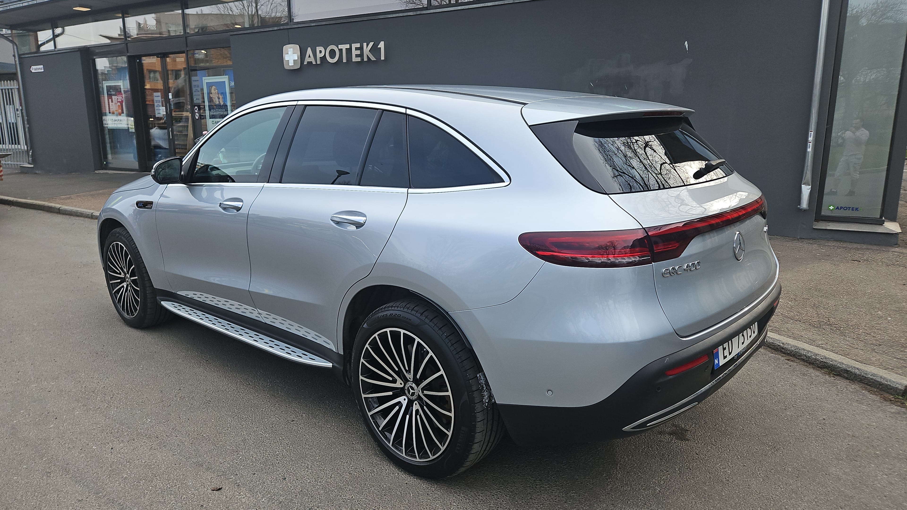 Mercedes-Benz EQC 400 4Matic med GPS