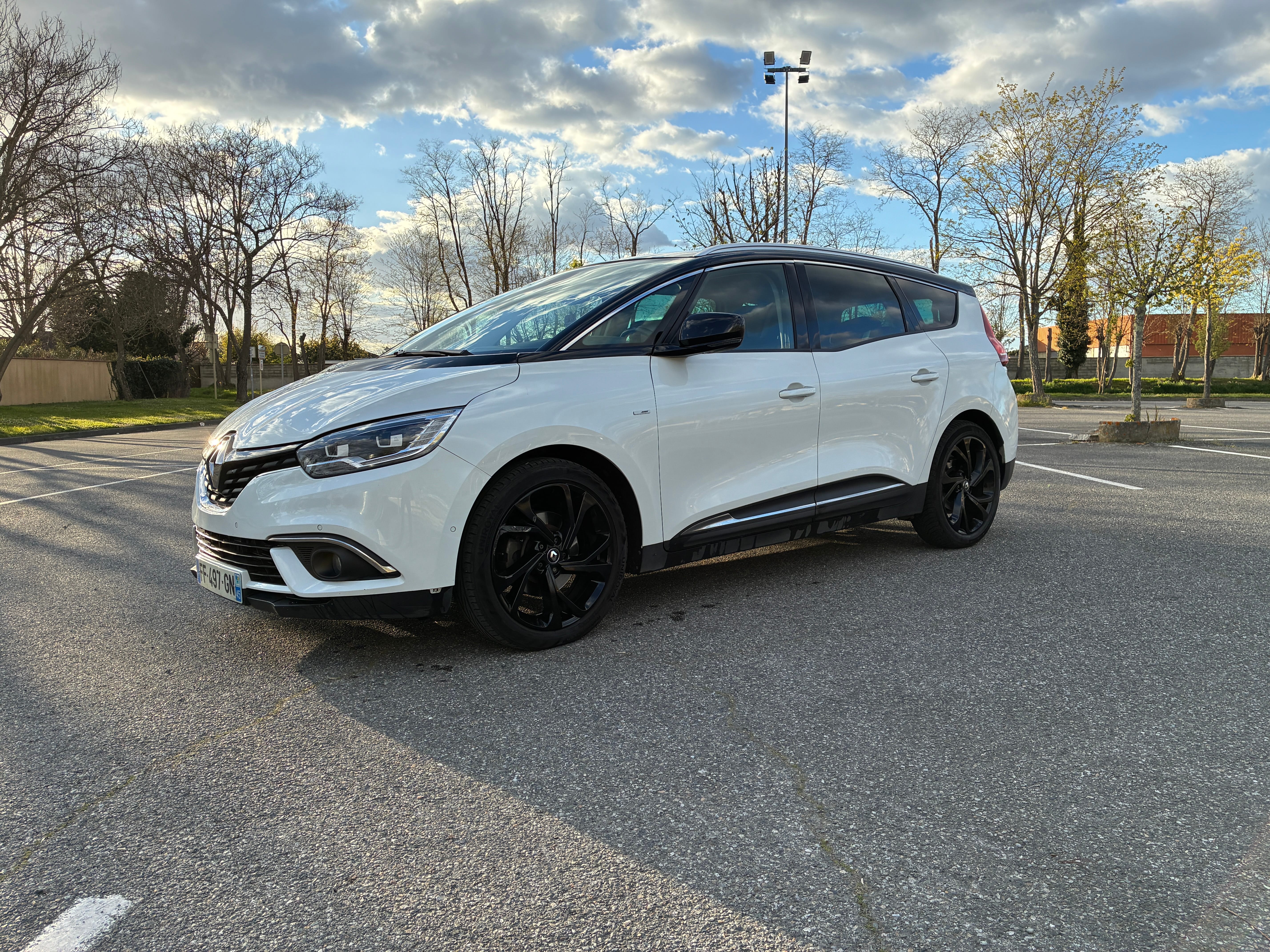 Renault Grand Scenic, 2018, Essence 95, 7 places