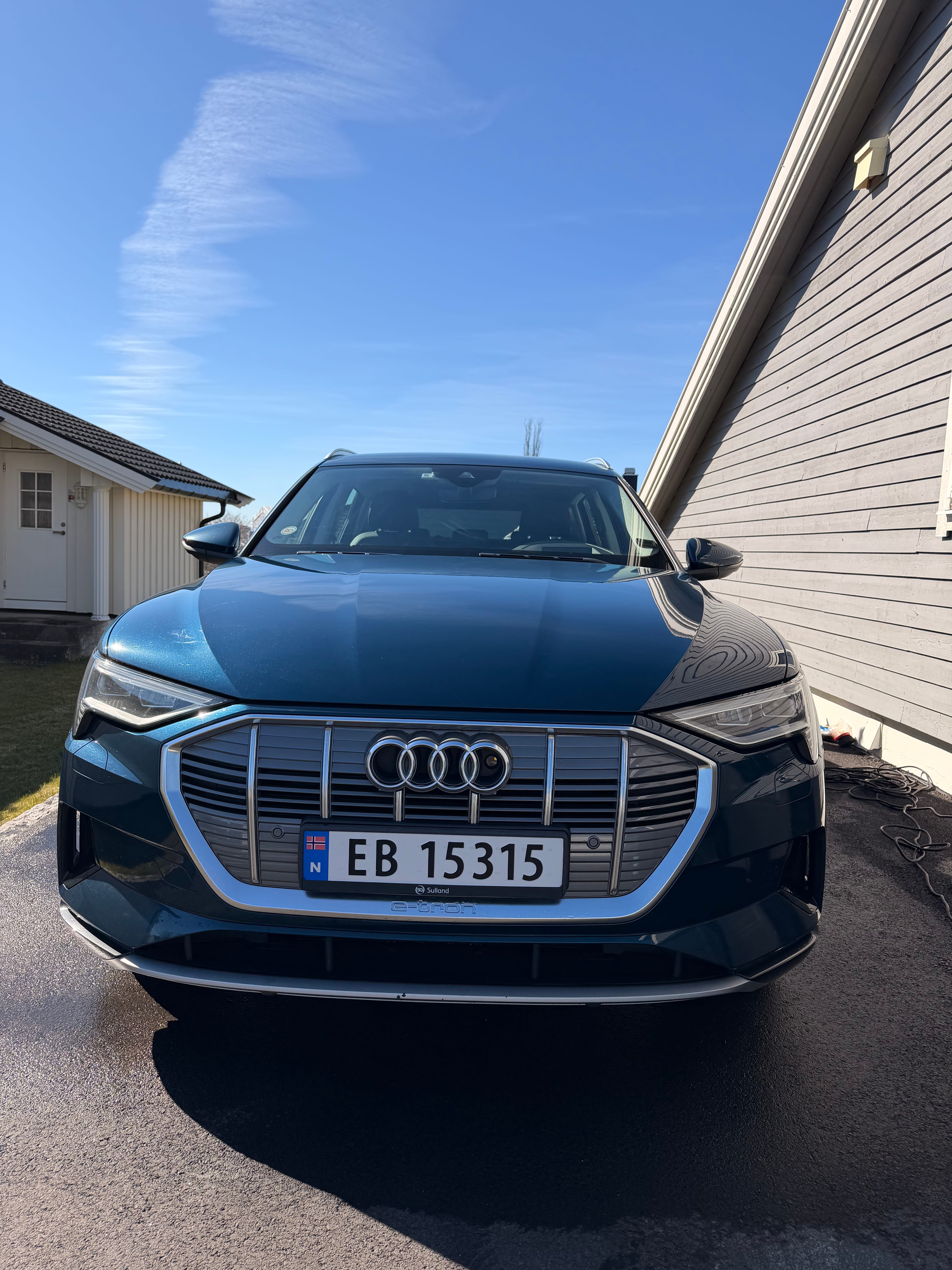 Audi e-tron with Air conditioning
