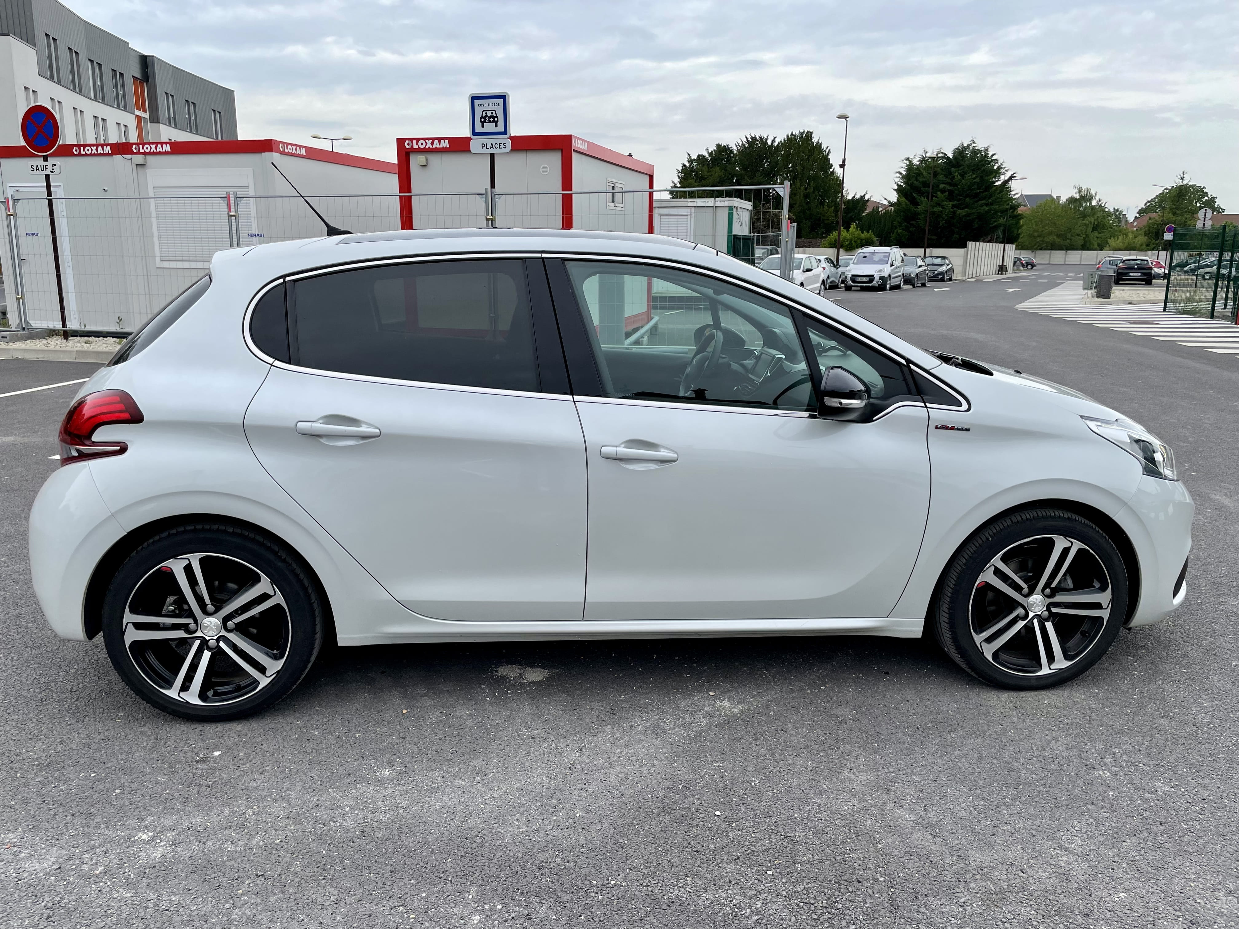 Peugeot 208 avec Climatisation