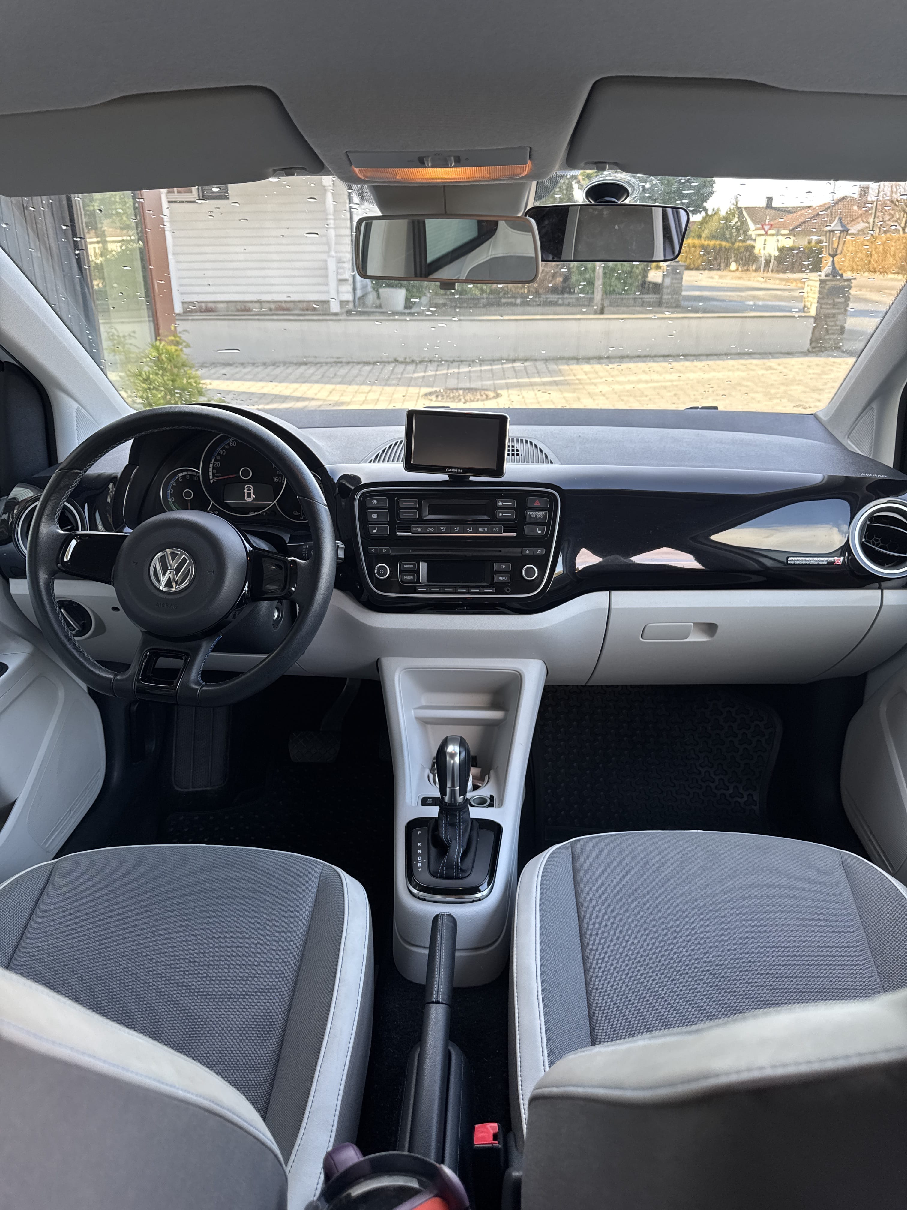 Volkswagen Up! with Cruise control