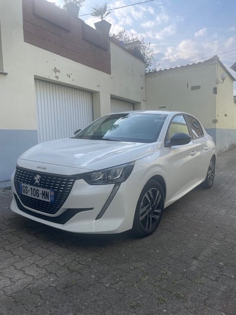 Peugeot 208, 2023, Essence 95