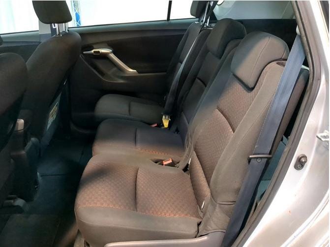 Toyota Verso SKYVIEW avec Pneus neige