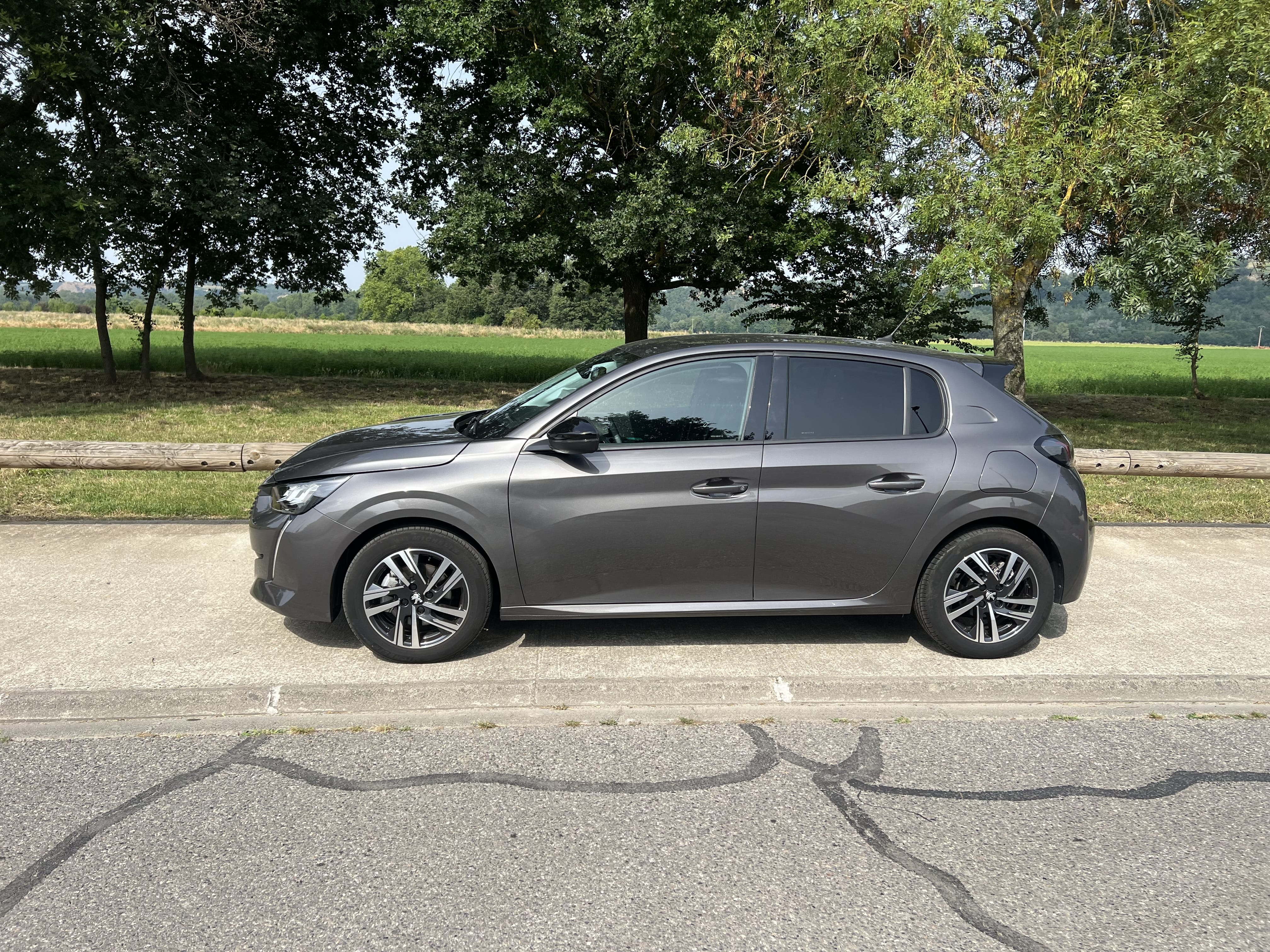 Peugeot 208 with Air conditioning