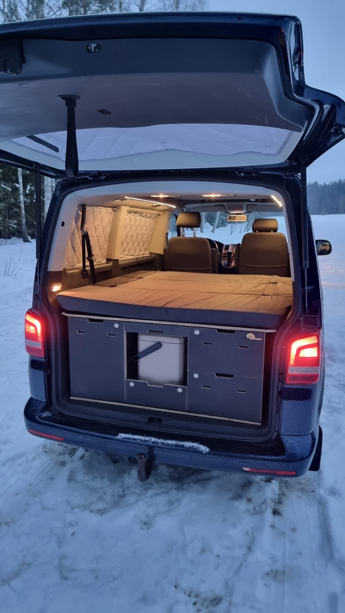 Volkswagen Caravelle med Firehjulstrekk