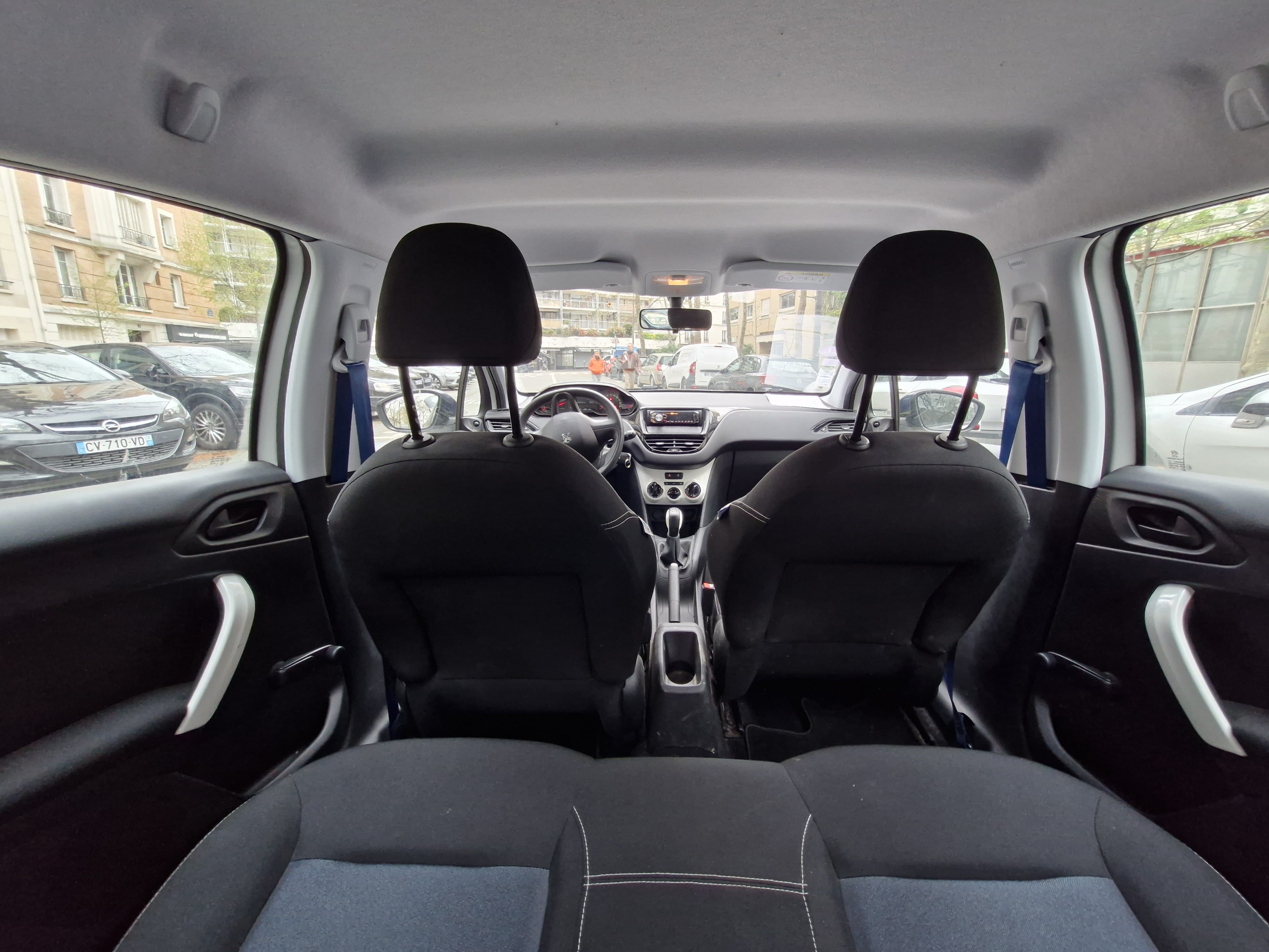 Peugeot 208 avec Chaines