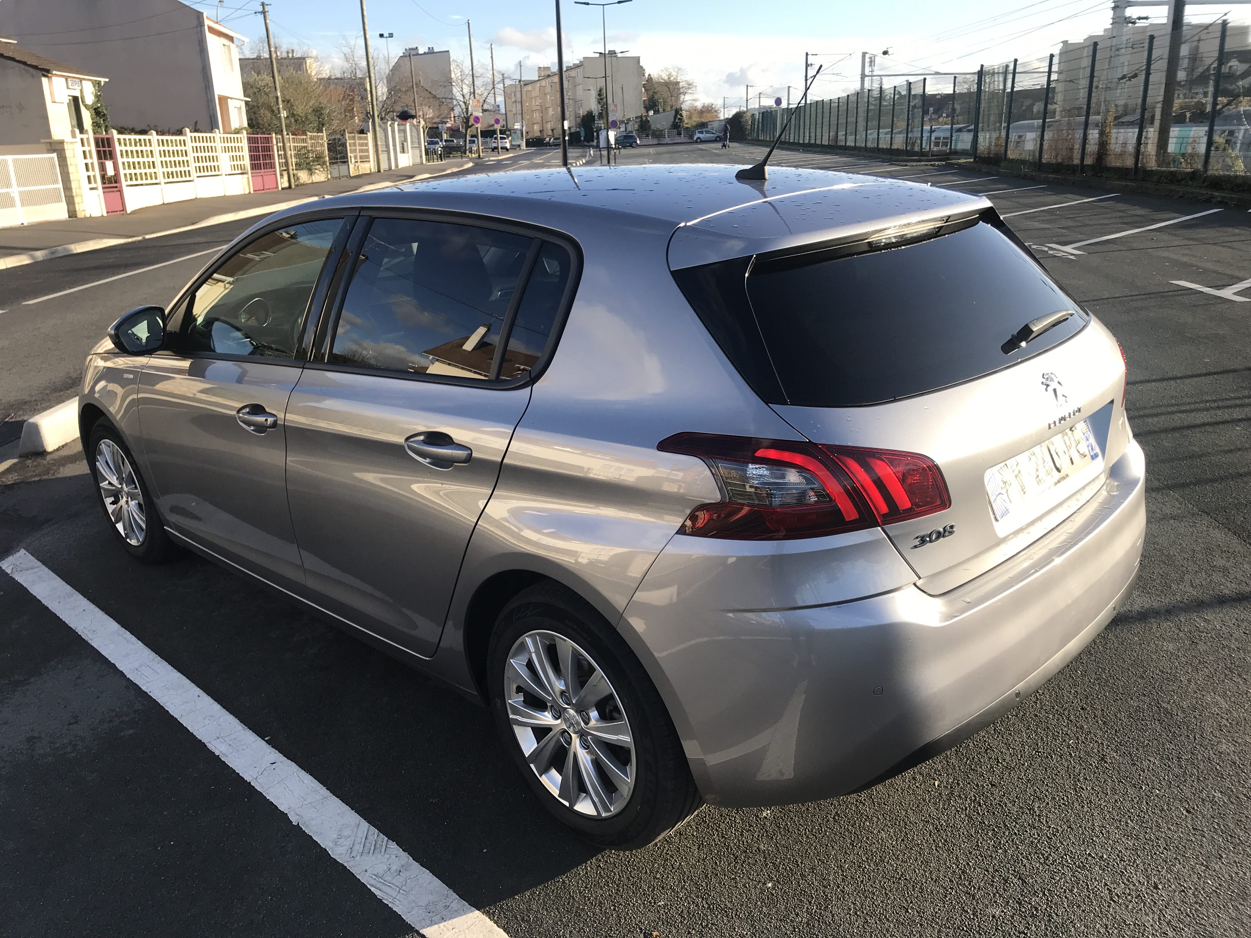Peugeot 308 110 CV Caméra/GPS/Stop&Start avec GPS