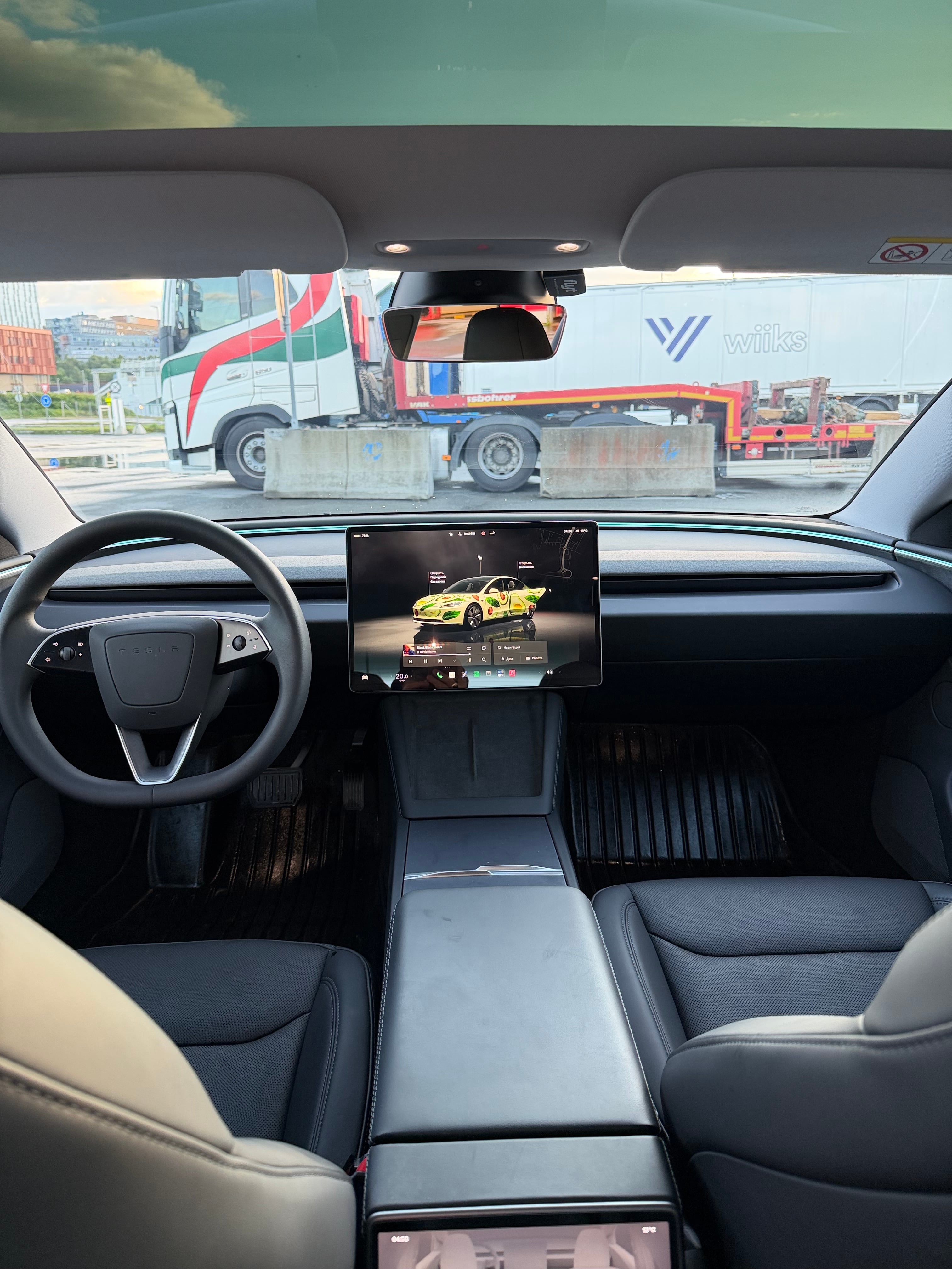 Tesla Model 3 Long Range 660km med GPS