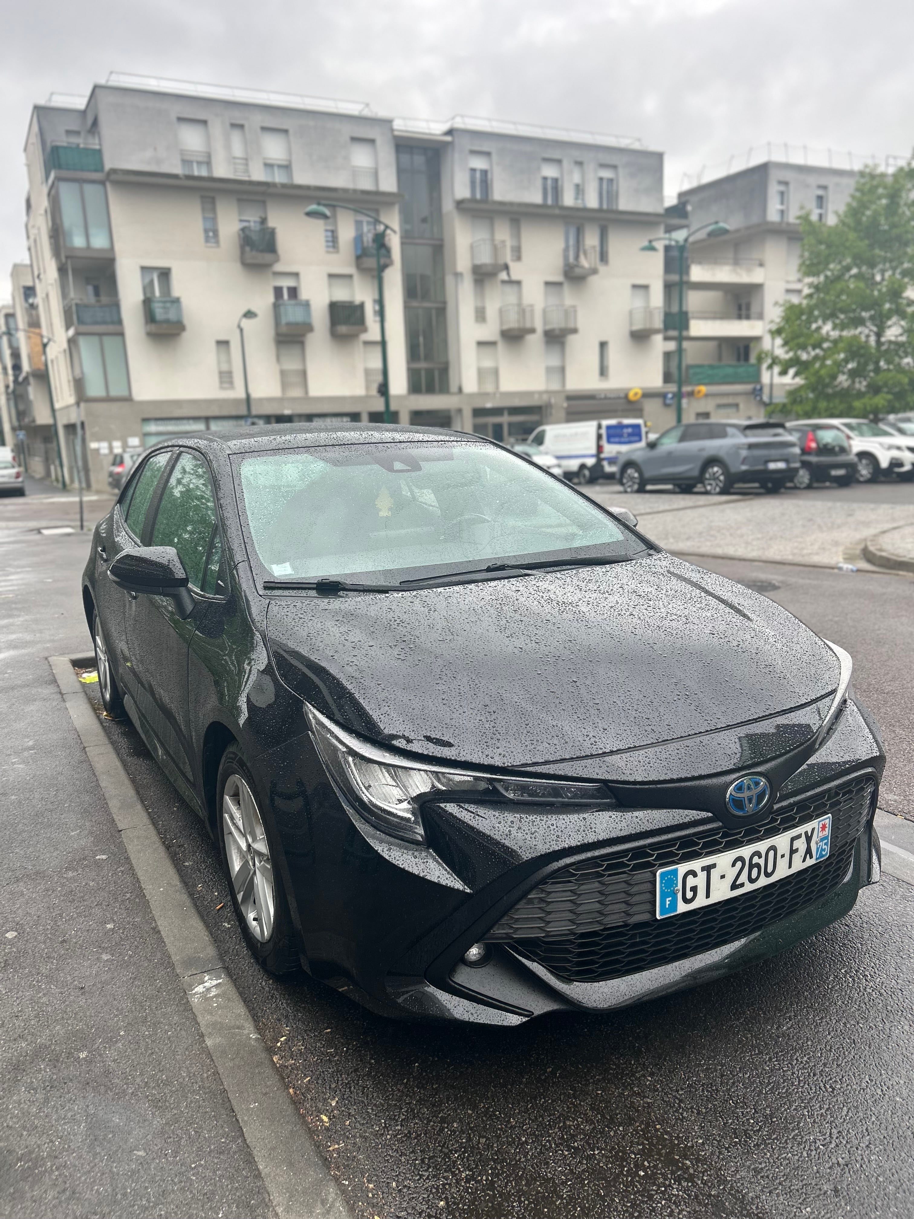 Toyota Corolla 1.8, 2019, Essence 95 / Électrique (hybride), automatique