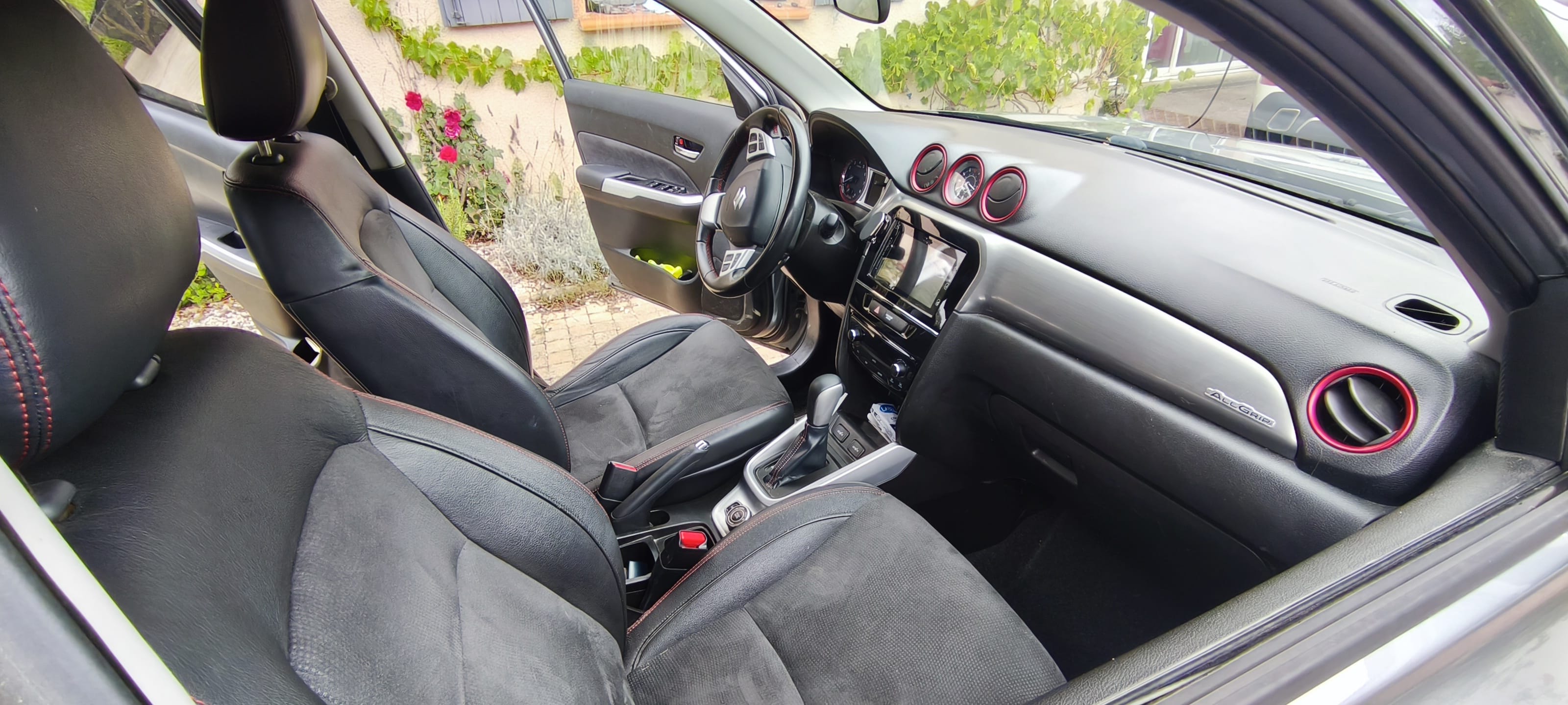 Suzuki Vitara Allgrip 4x4  140 CV boite auto 7l/100 avec Entrée audio / iPod