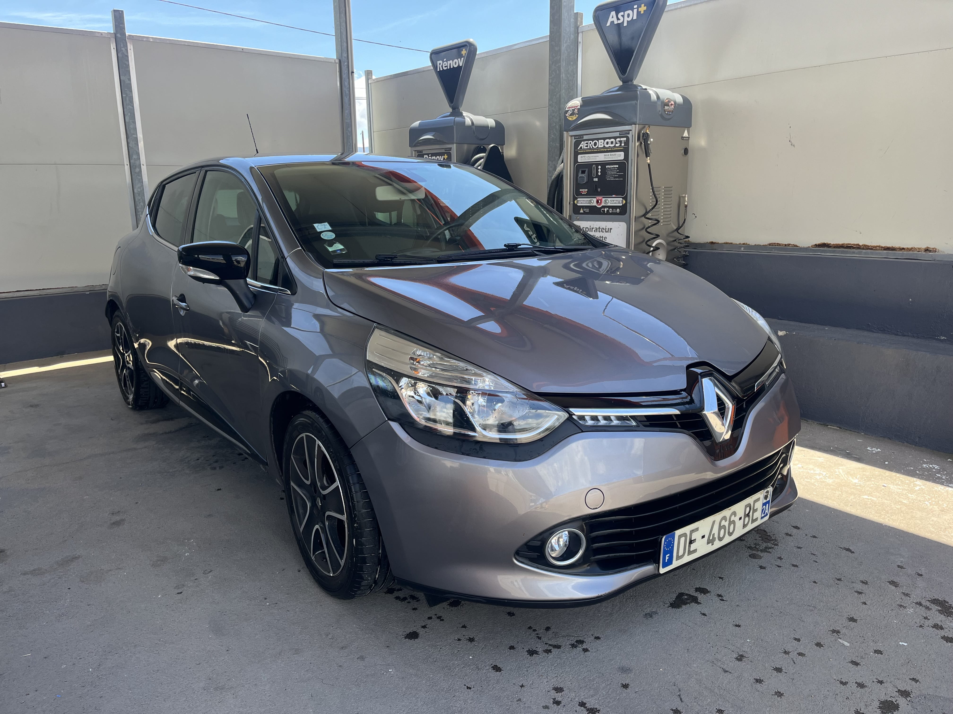 Renault Clio with Air conditioning
