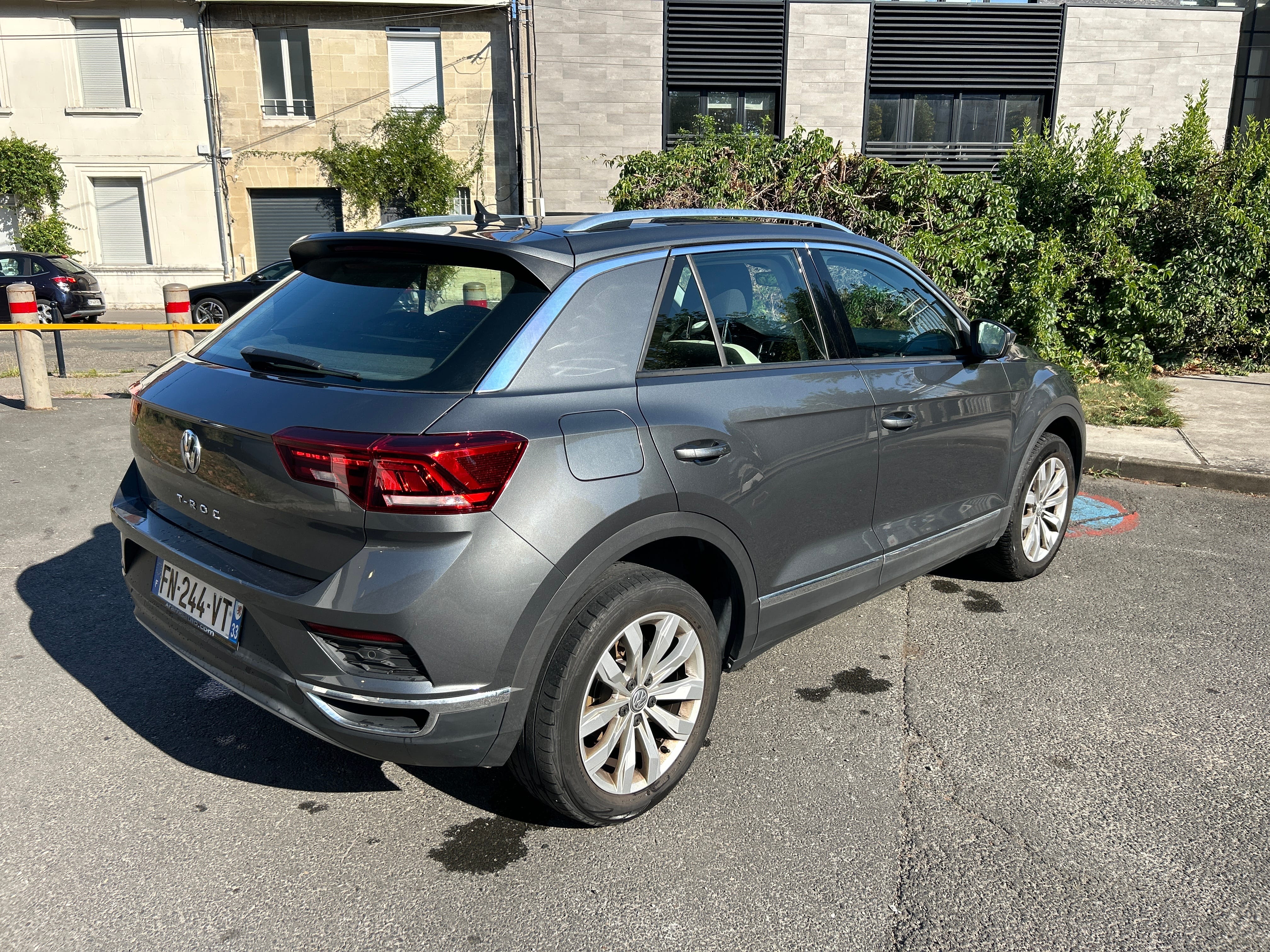 Volkswagen T-Roc with Cruise control