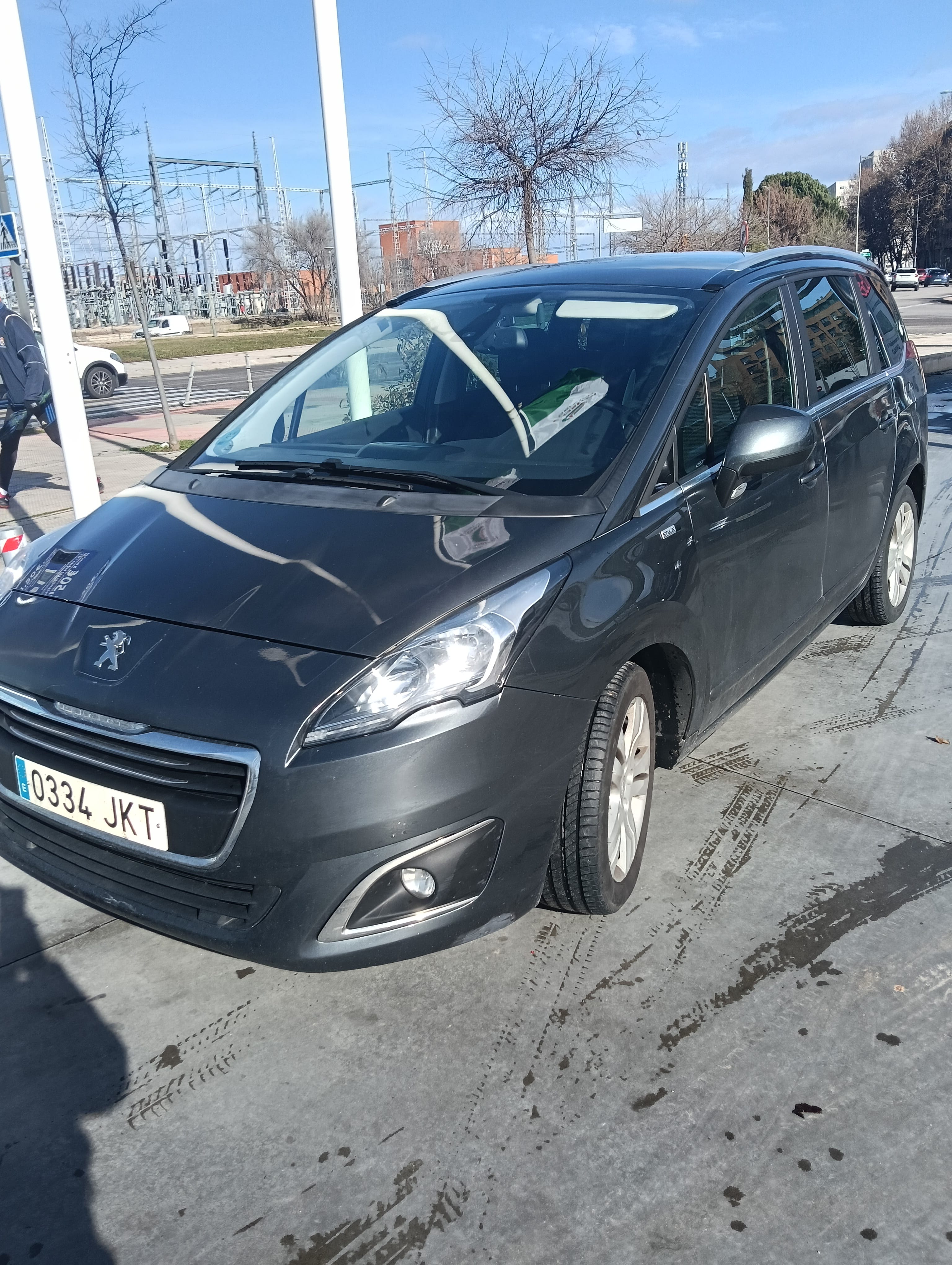 Peugeot 5008 con Silla infantil
