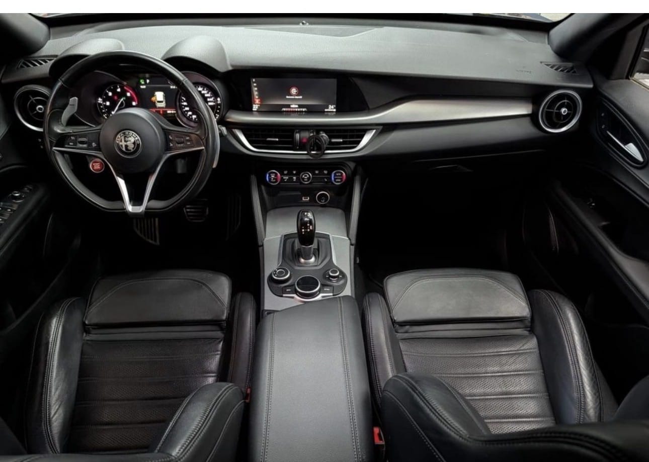 Alfa-Romeo Stelvio avec GPS
