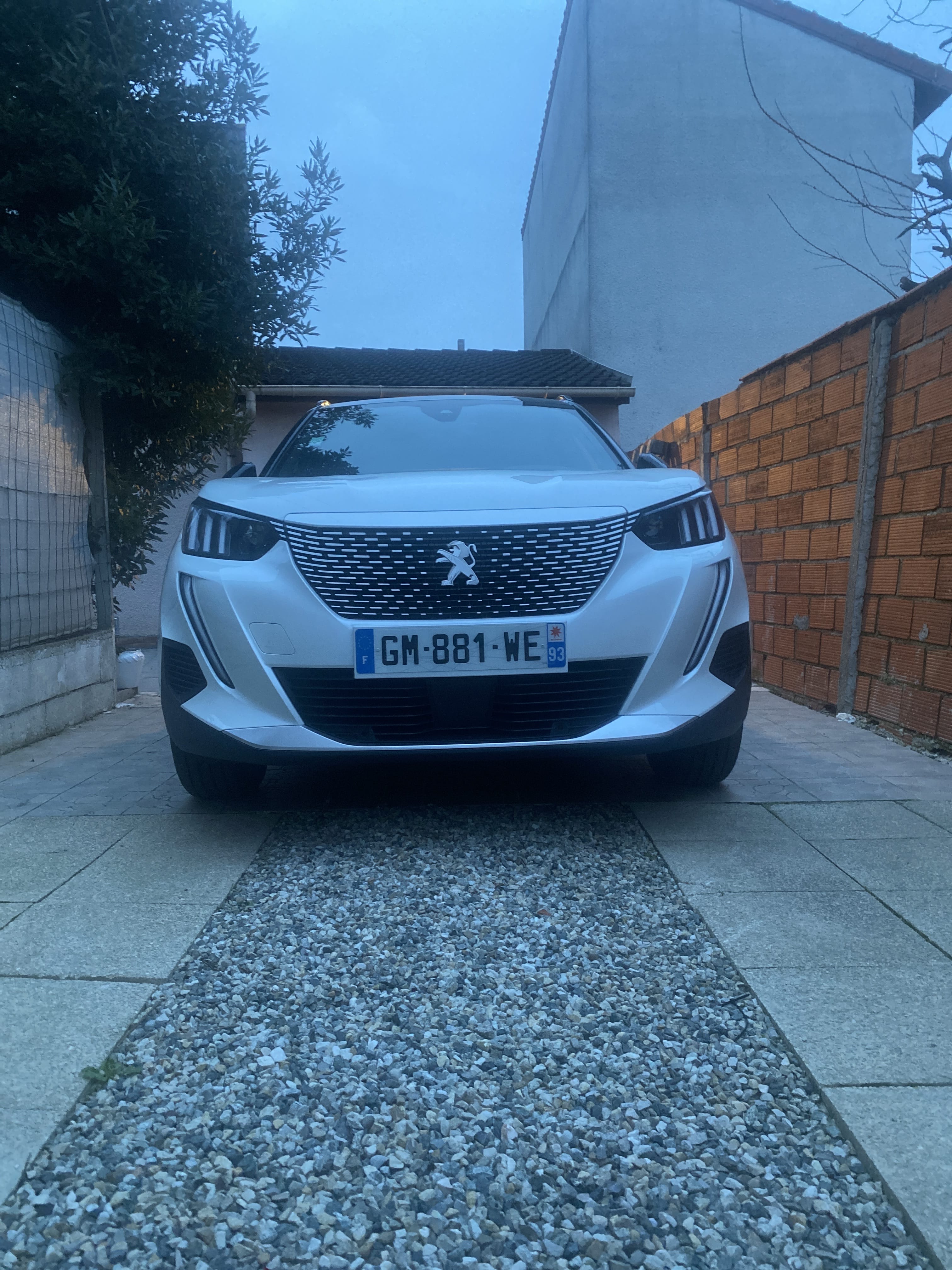Peugeot e-2008 avec Climatisation