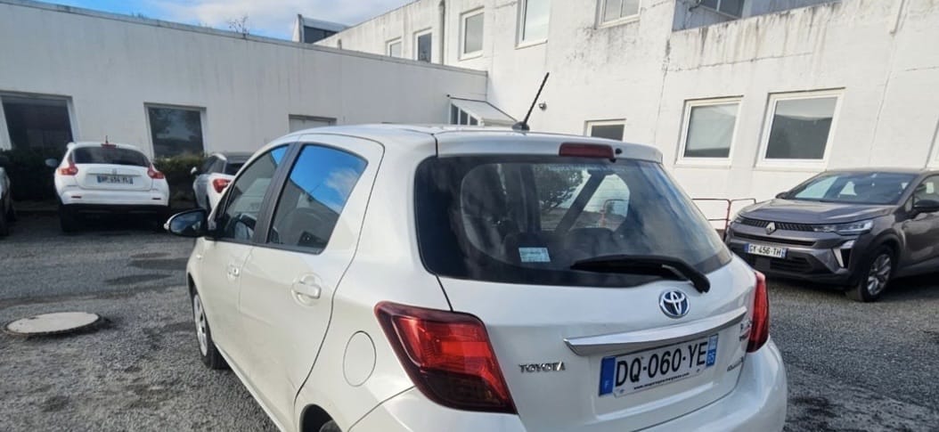 Toyota Yaris Hatchback con Audio Bluetooth