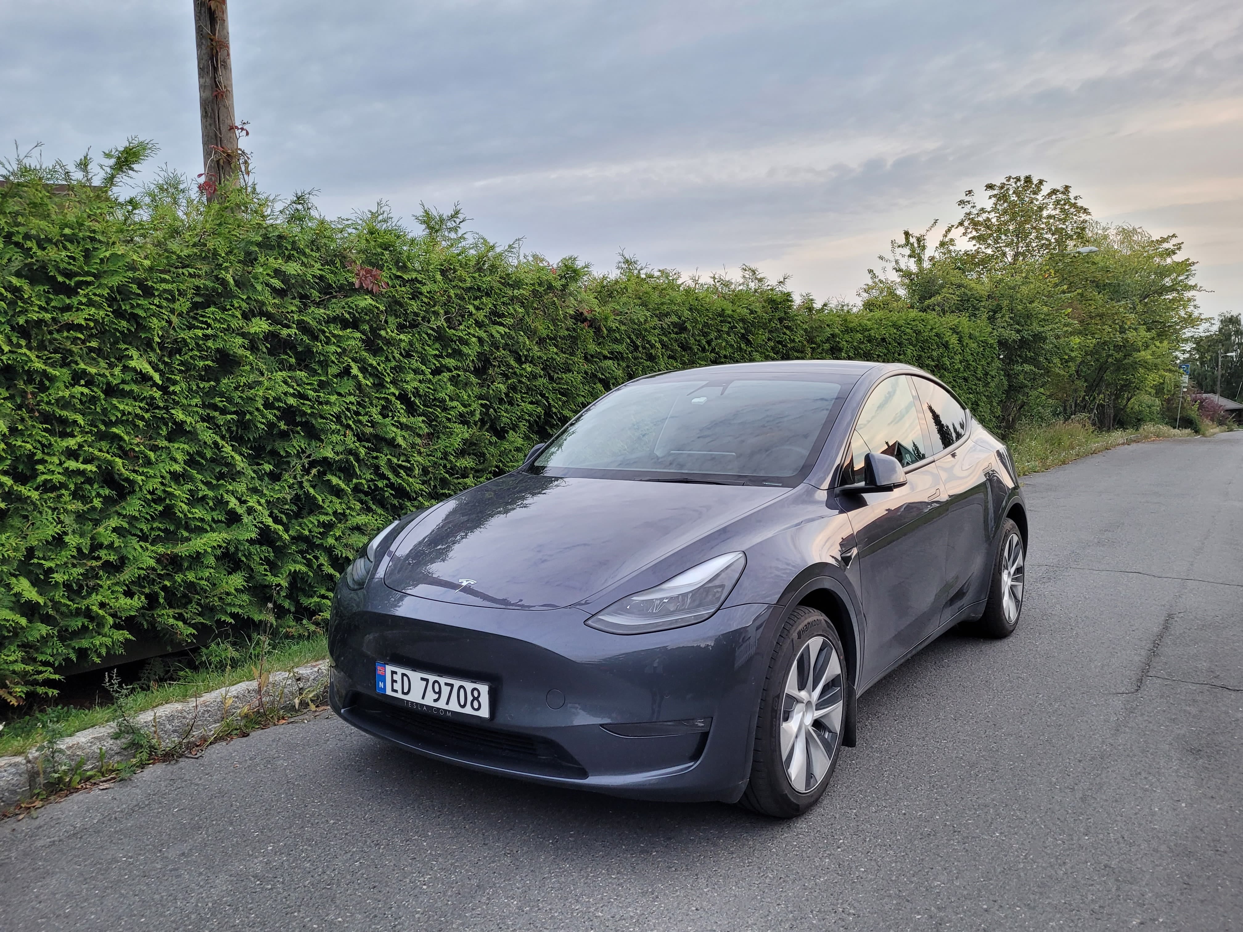 Tesla Model Y, 2022, Electric, automatic