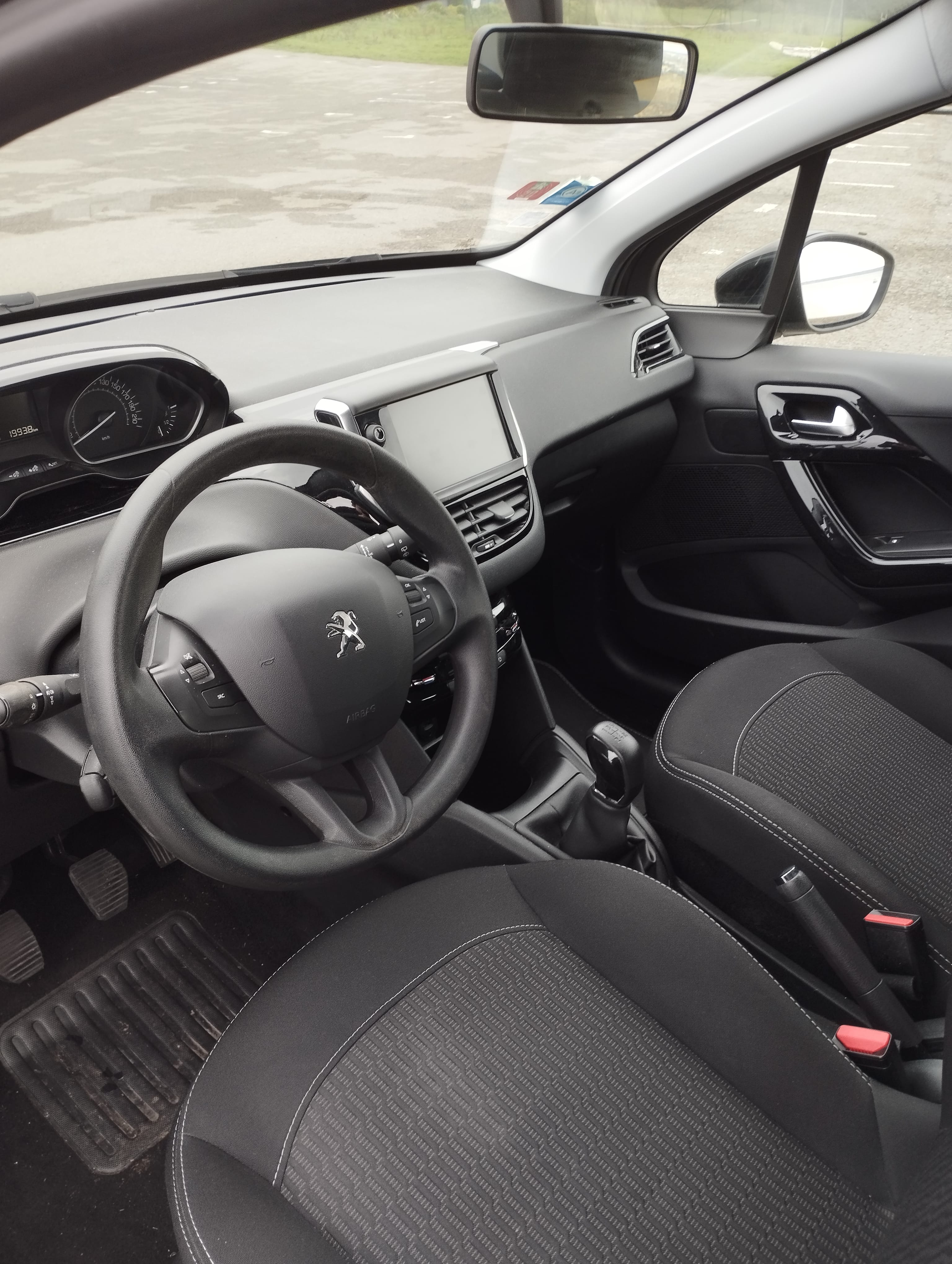 Peugeot 208 avec Siège bébé