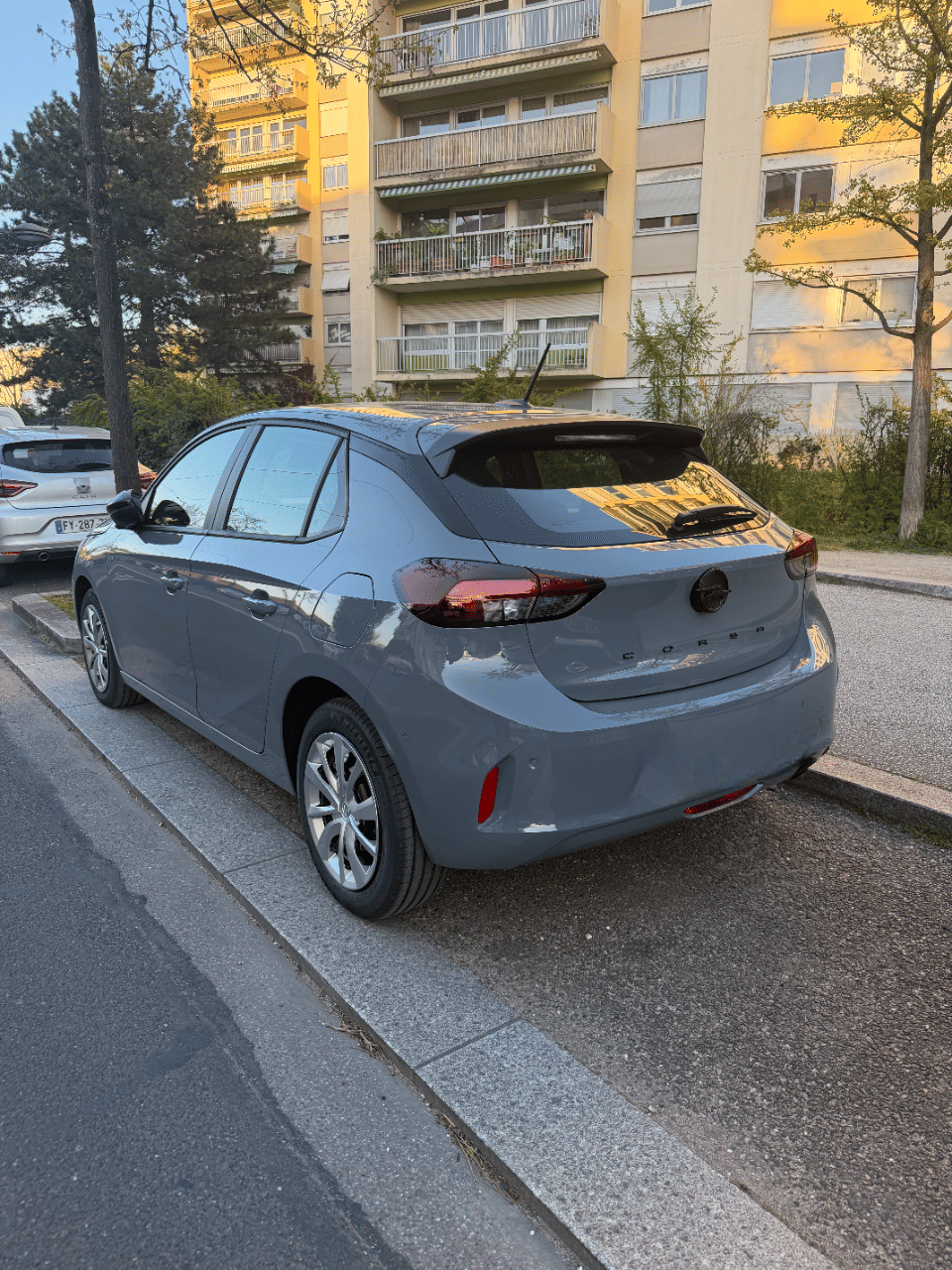 Opel Corsa avec Caméra de recul