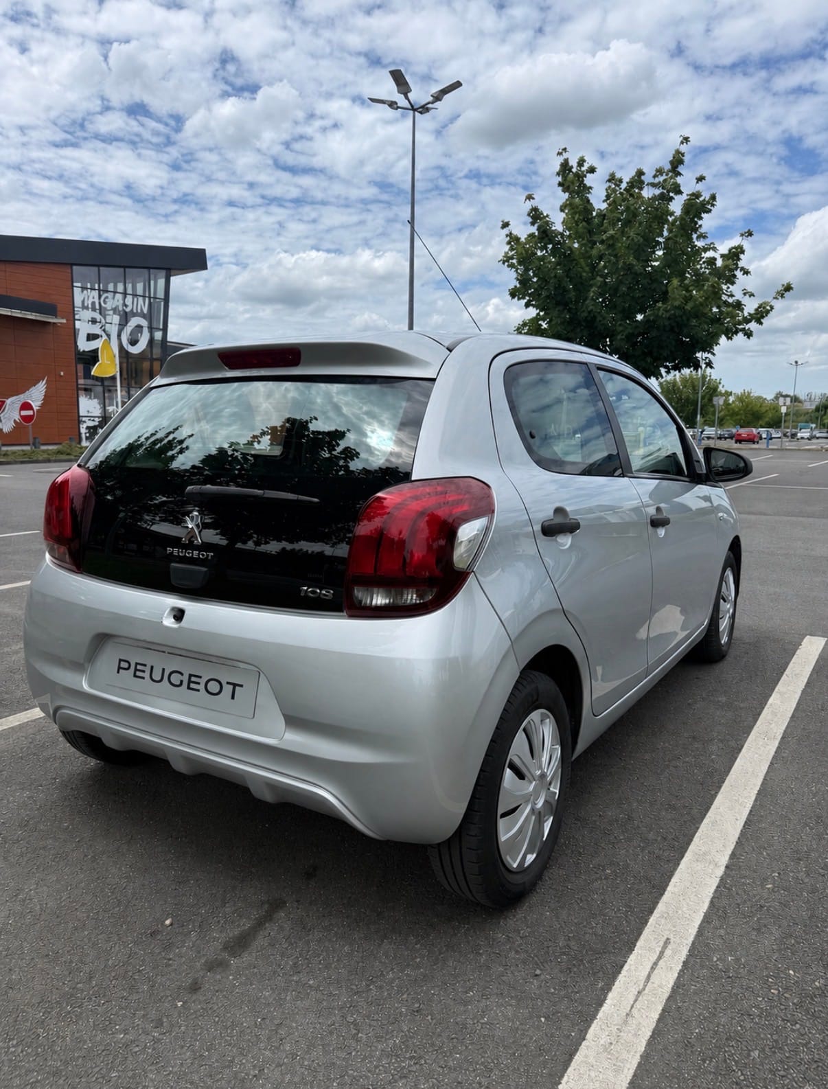 Peugeot 108 1.0 essence 72cv