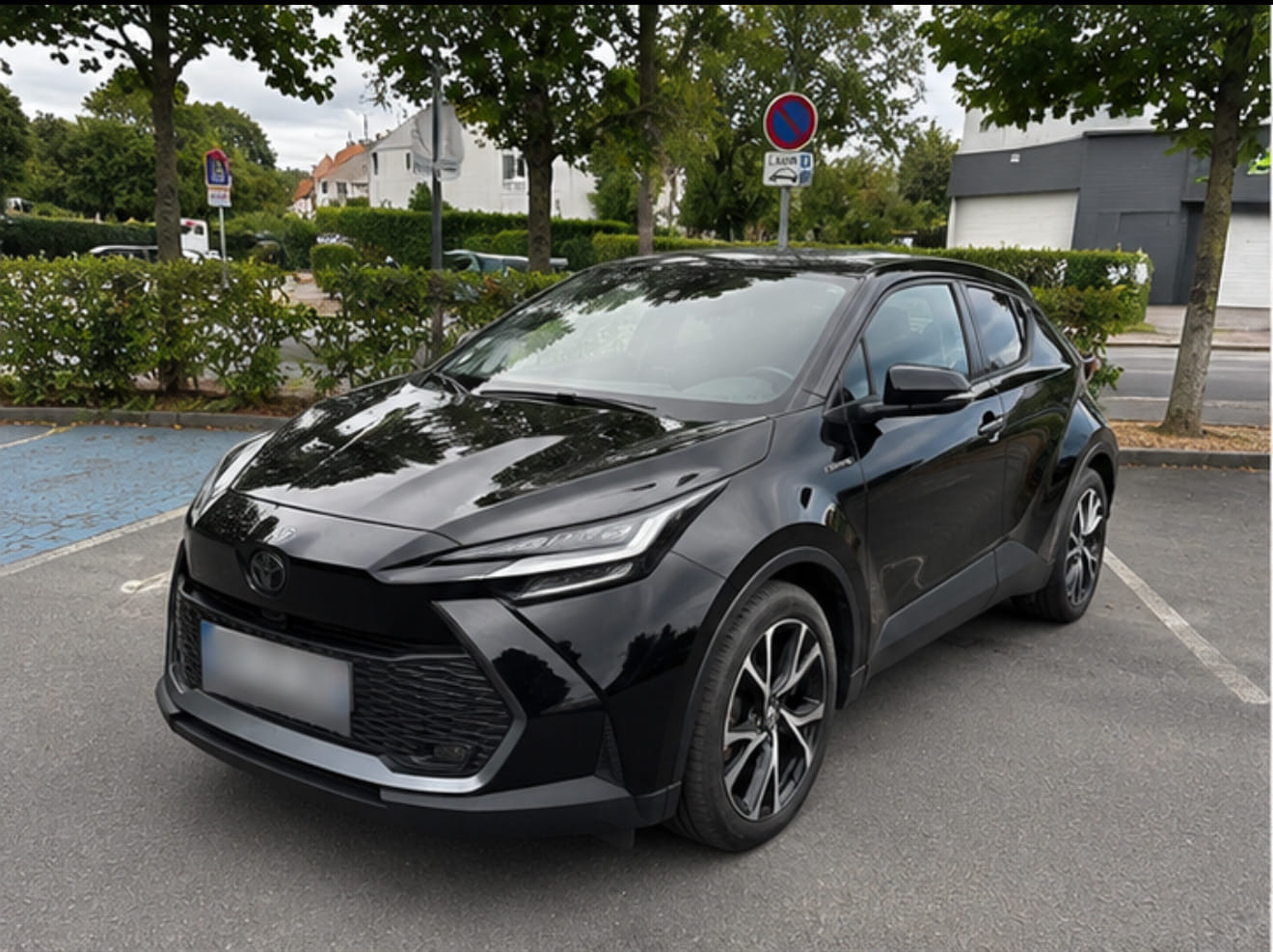 Toyota C-HR Hybrid, 2025, Essence 95 / Électrique (hybride), automatique