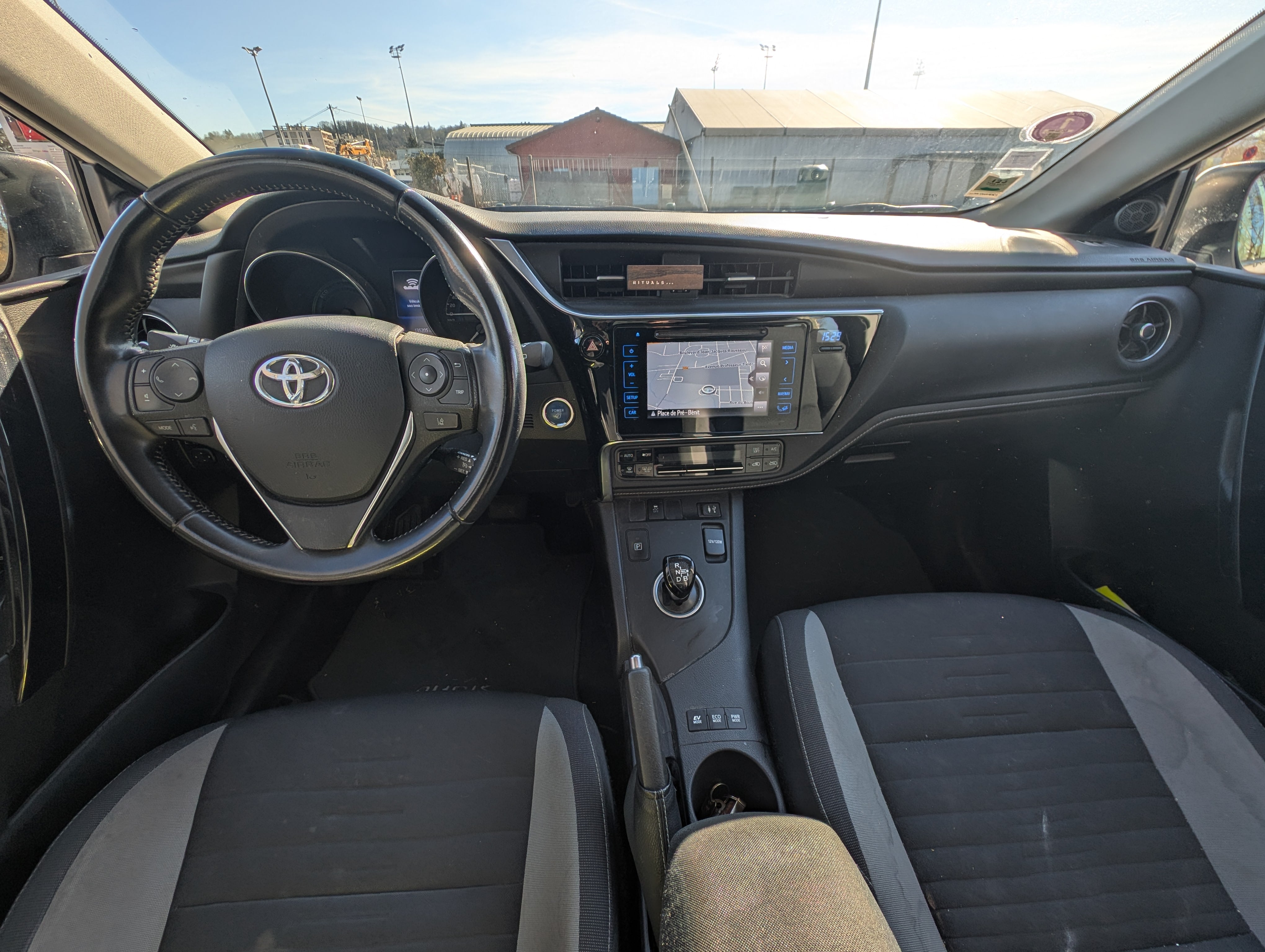 Toyota Auris Touring Sports avec GPS
