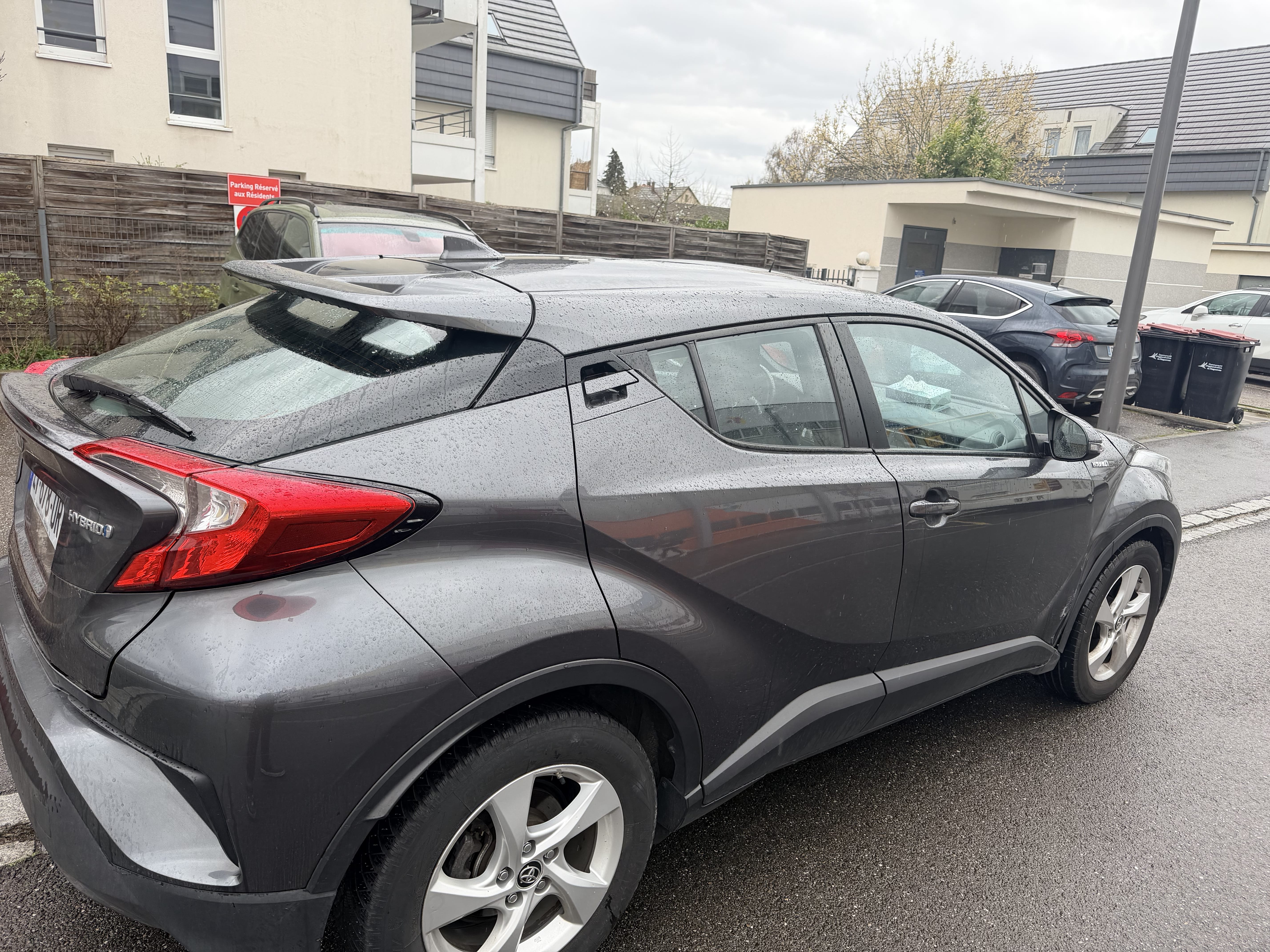 Toyota C-HR Hybrid avec Siège bébé
