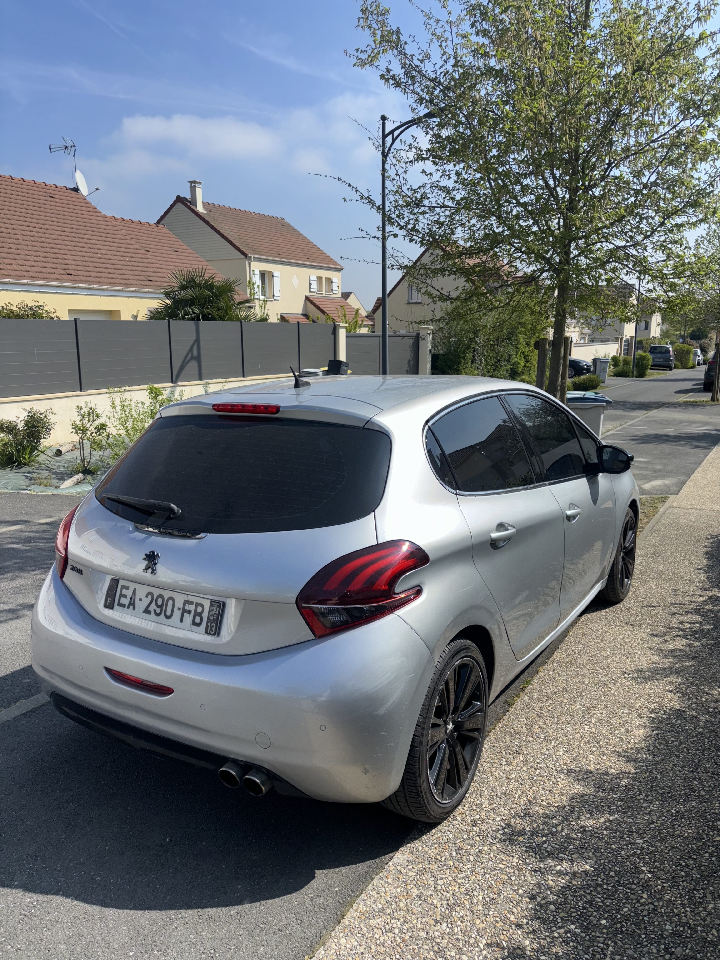Peugeot 208 GT Line avec Régulateur de vitesse