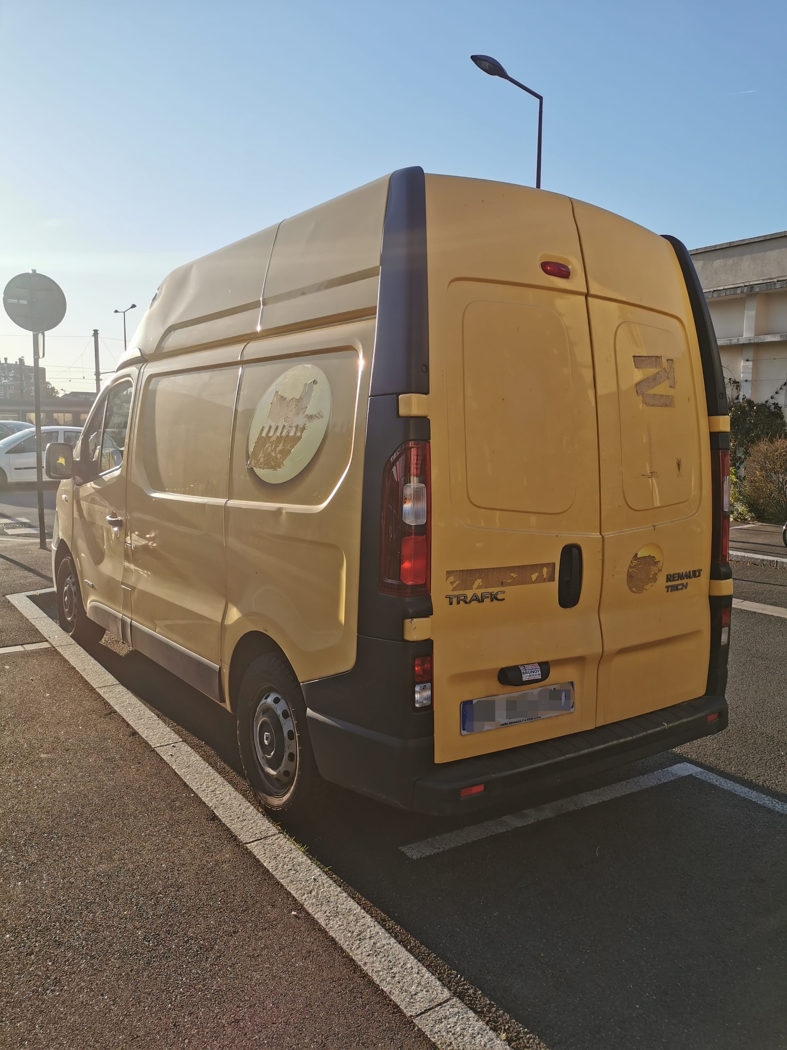 Renault Trafic 3 L1H2 2015 avec Climatisation