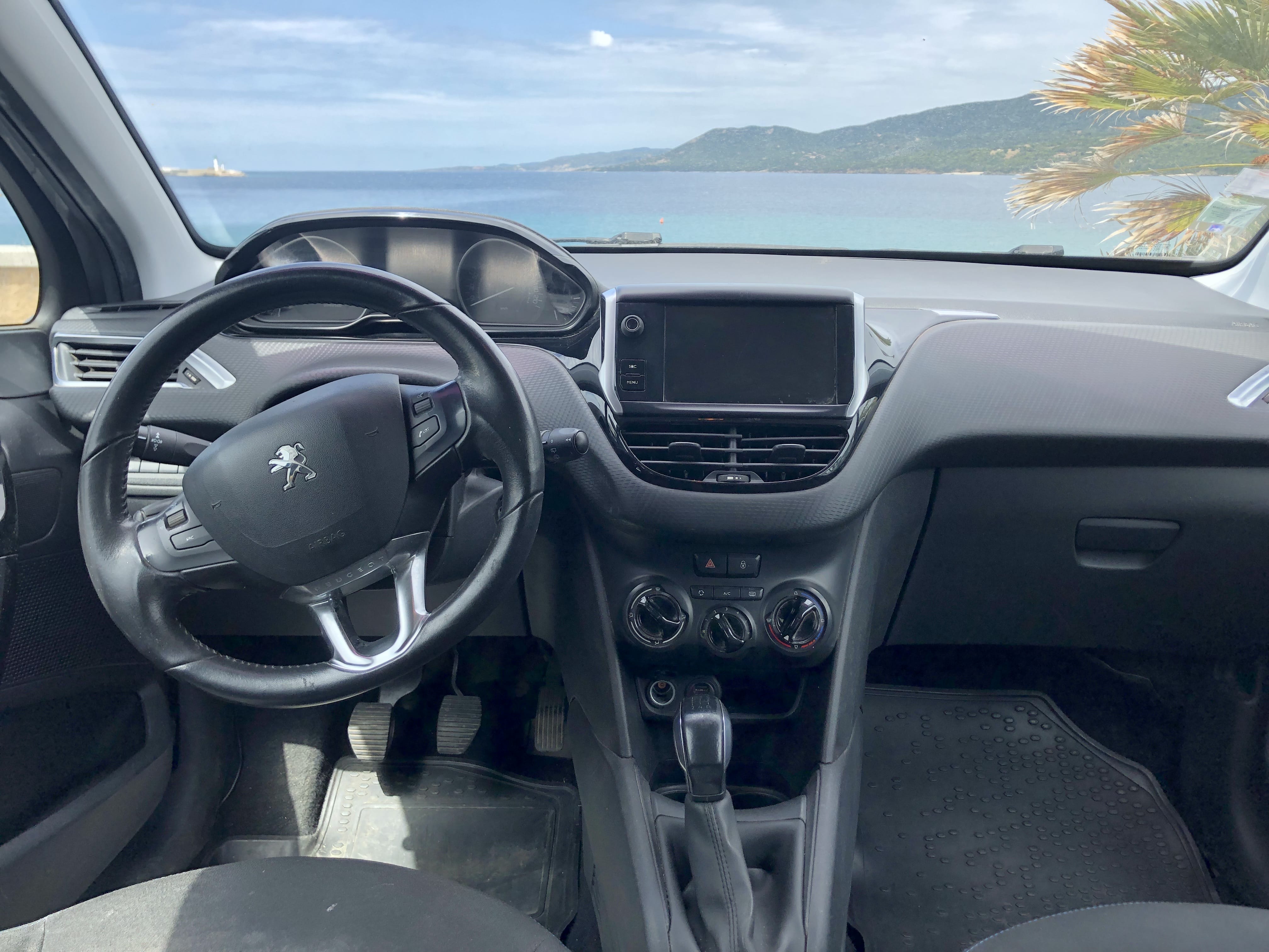 Peugeot 208 avec GPS