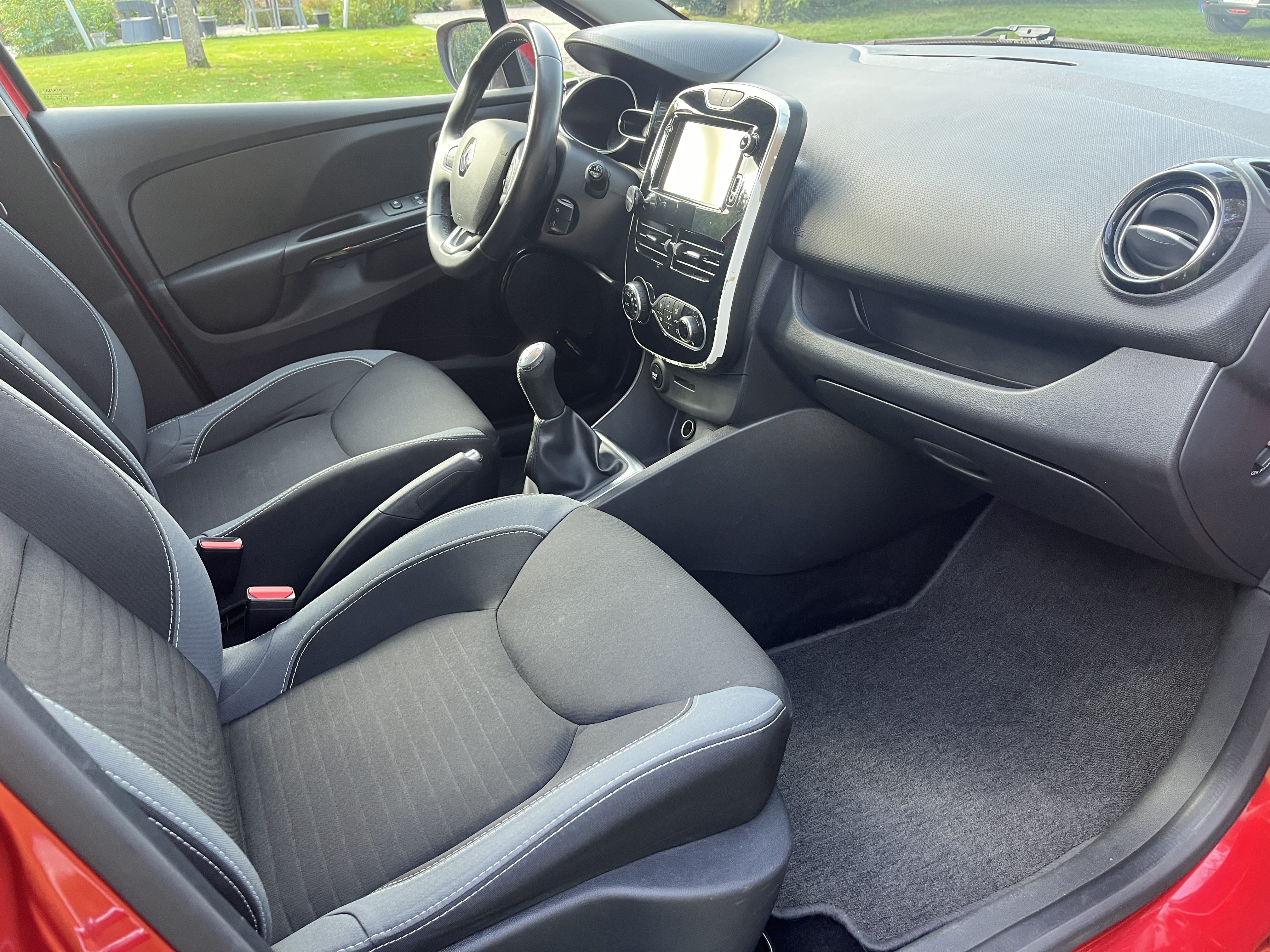 Renault Clio avec Entrée audio / iPod