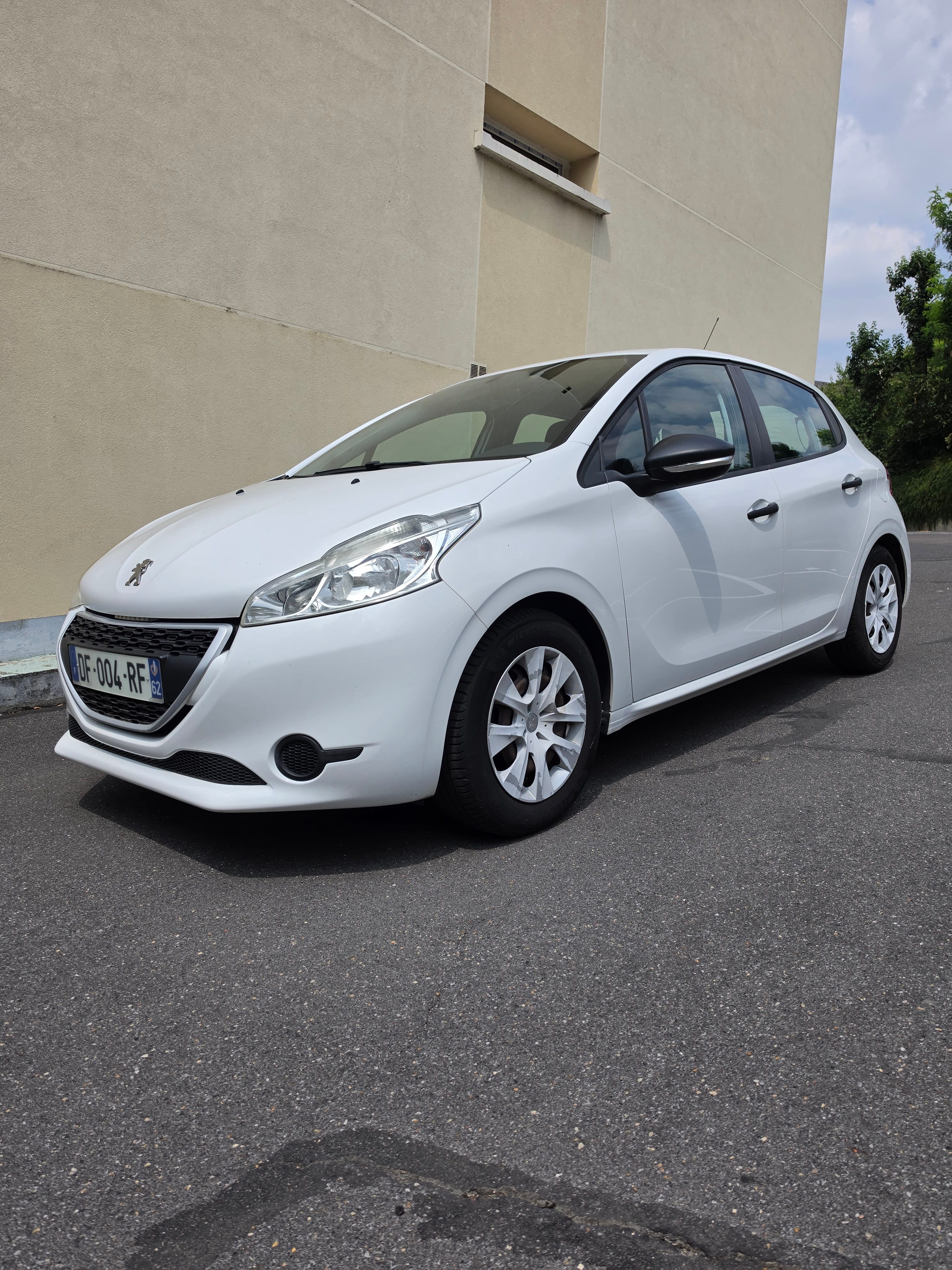 Peugeot 208, 2014, Essence 95